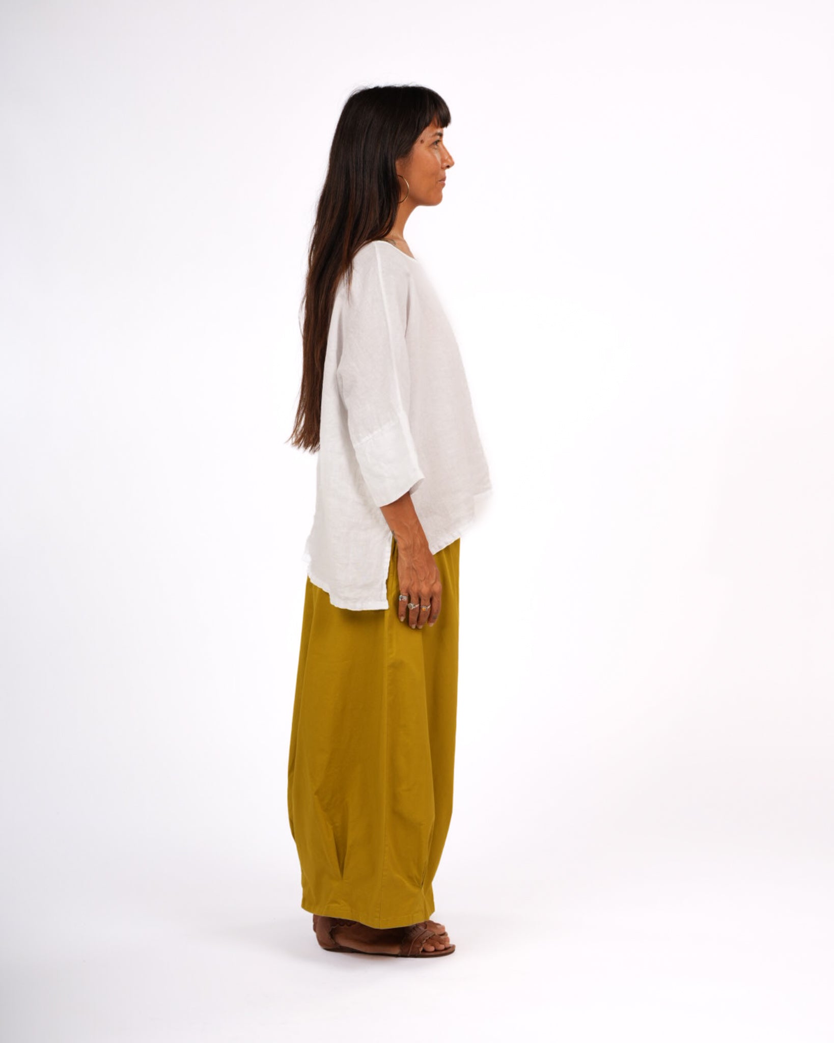 Montaigne Artiste Hi Lo Linen Top White