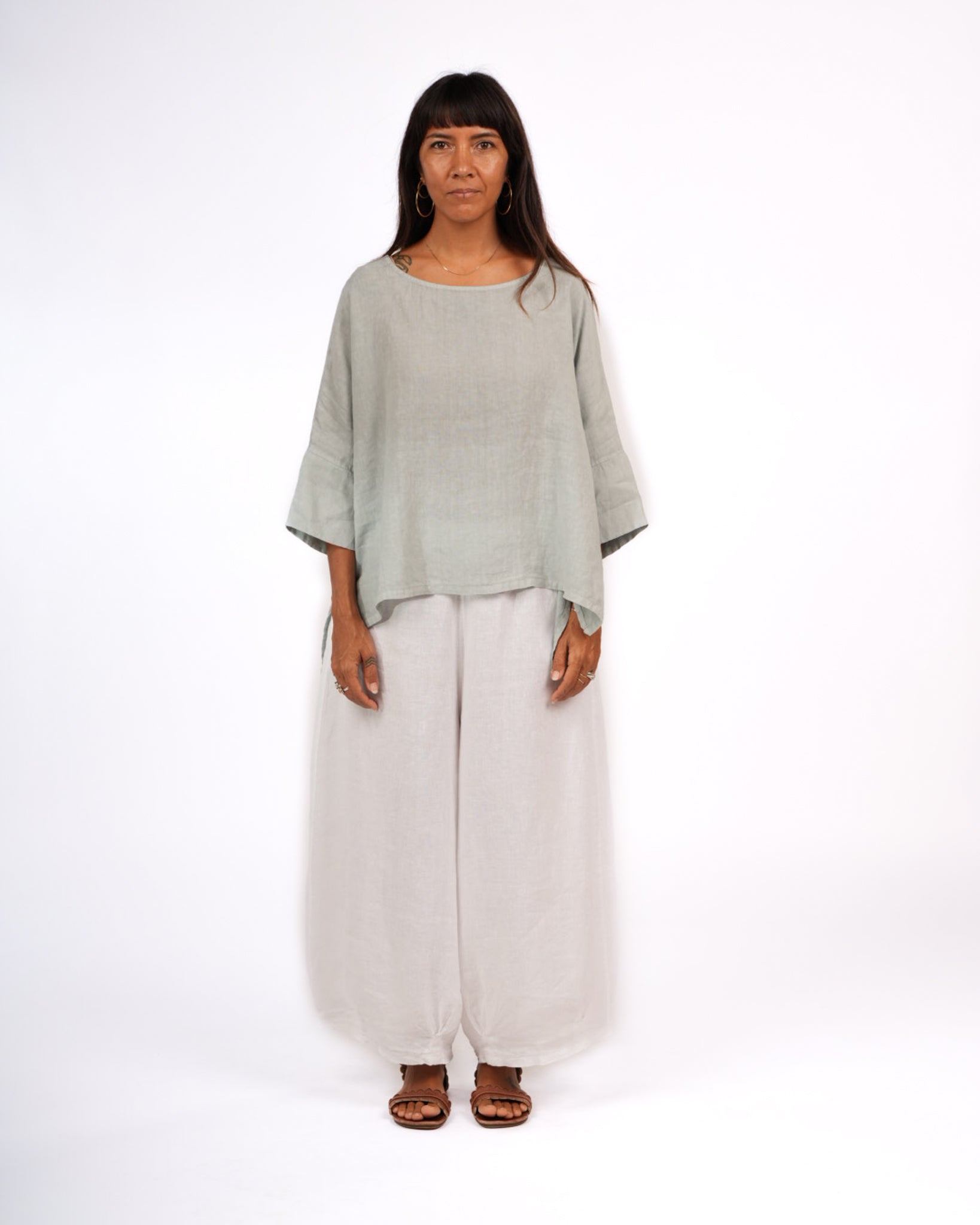 Montaigne Artiste Hi Lo Linen Top Silver