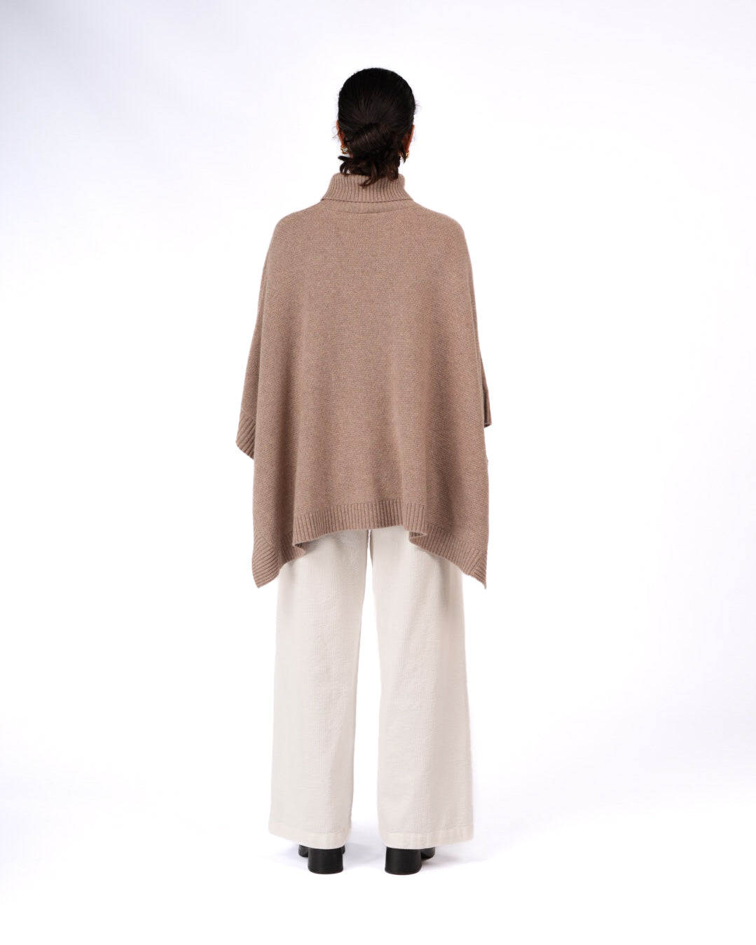 Montaigne Agnès 100% New Zealand Lambswool Poncho Oatmeal4