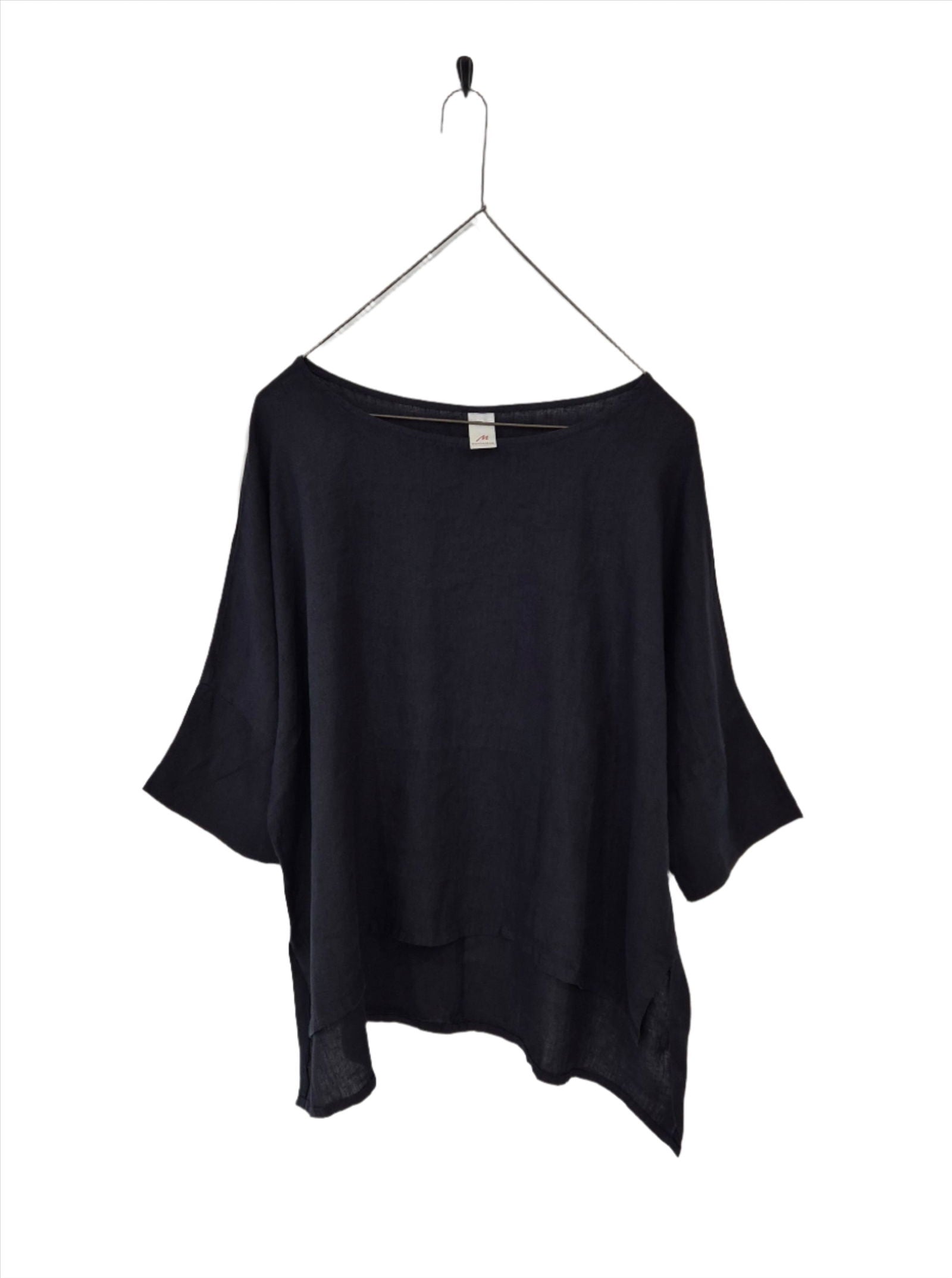 Montaigne Artiste Hi-Lo Linen Top Navy