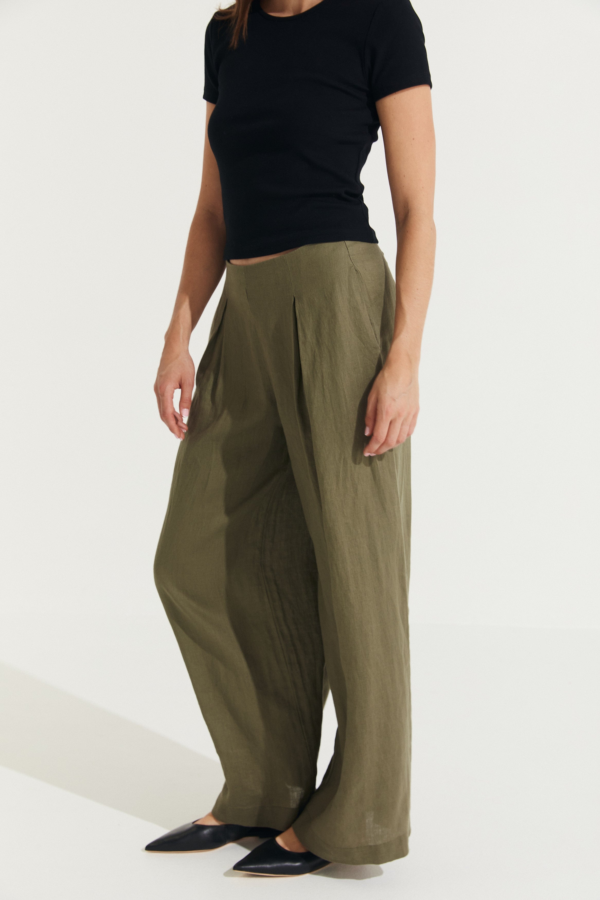 Montaigne Charlotte Pleated Wide Leg Linen Pants Khaki2