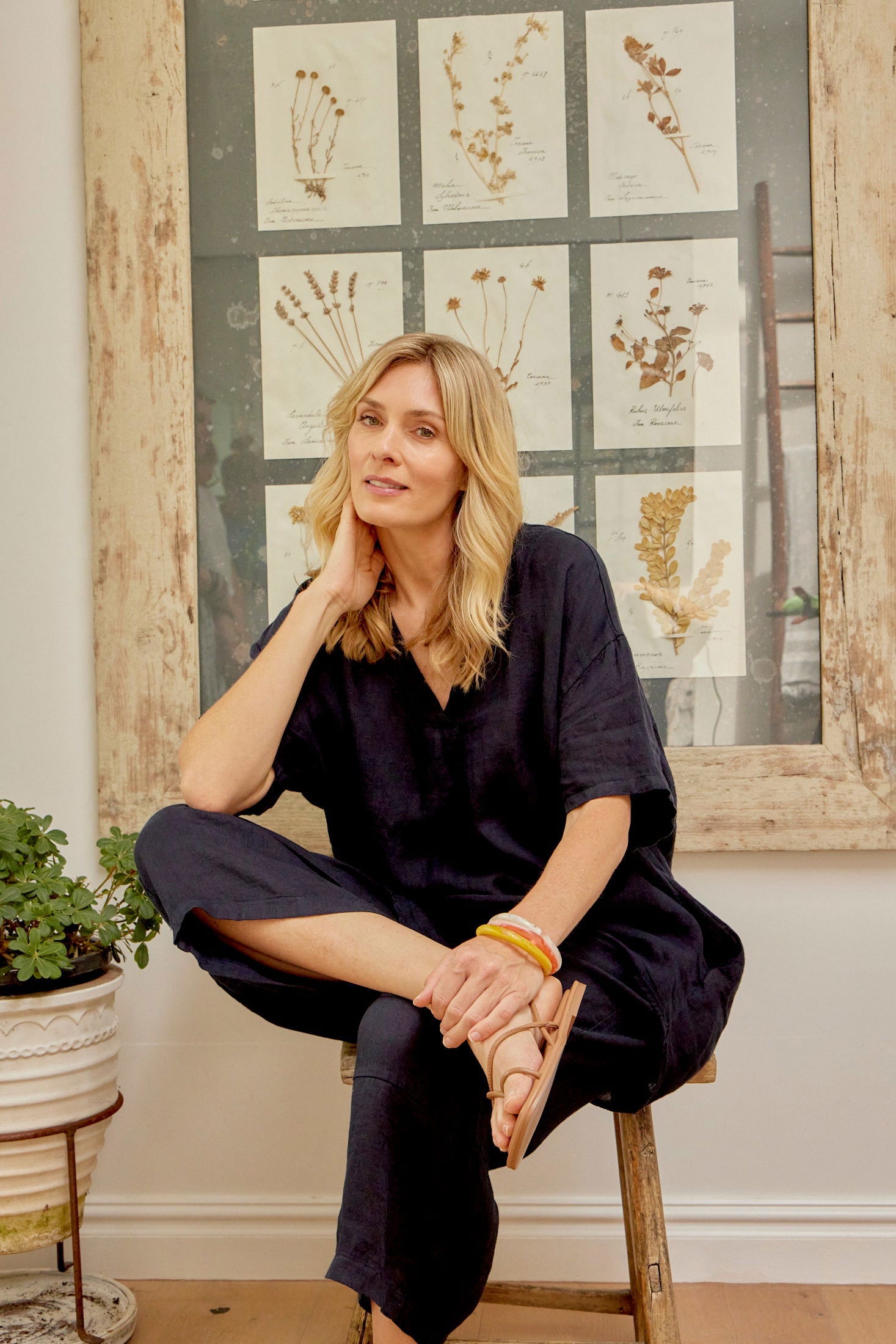 Montaigne Cherise Linen V Neck Top Navy1