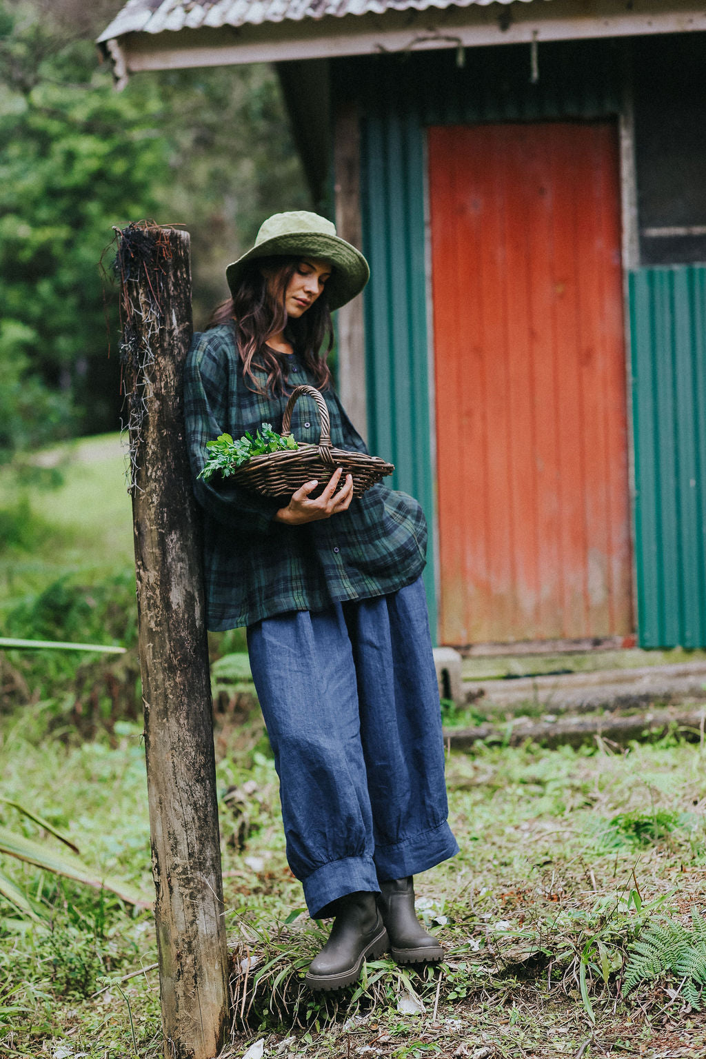 Montaigne Desi Linen Pants in Indigo4