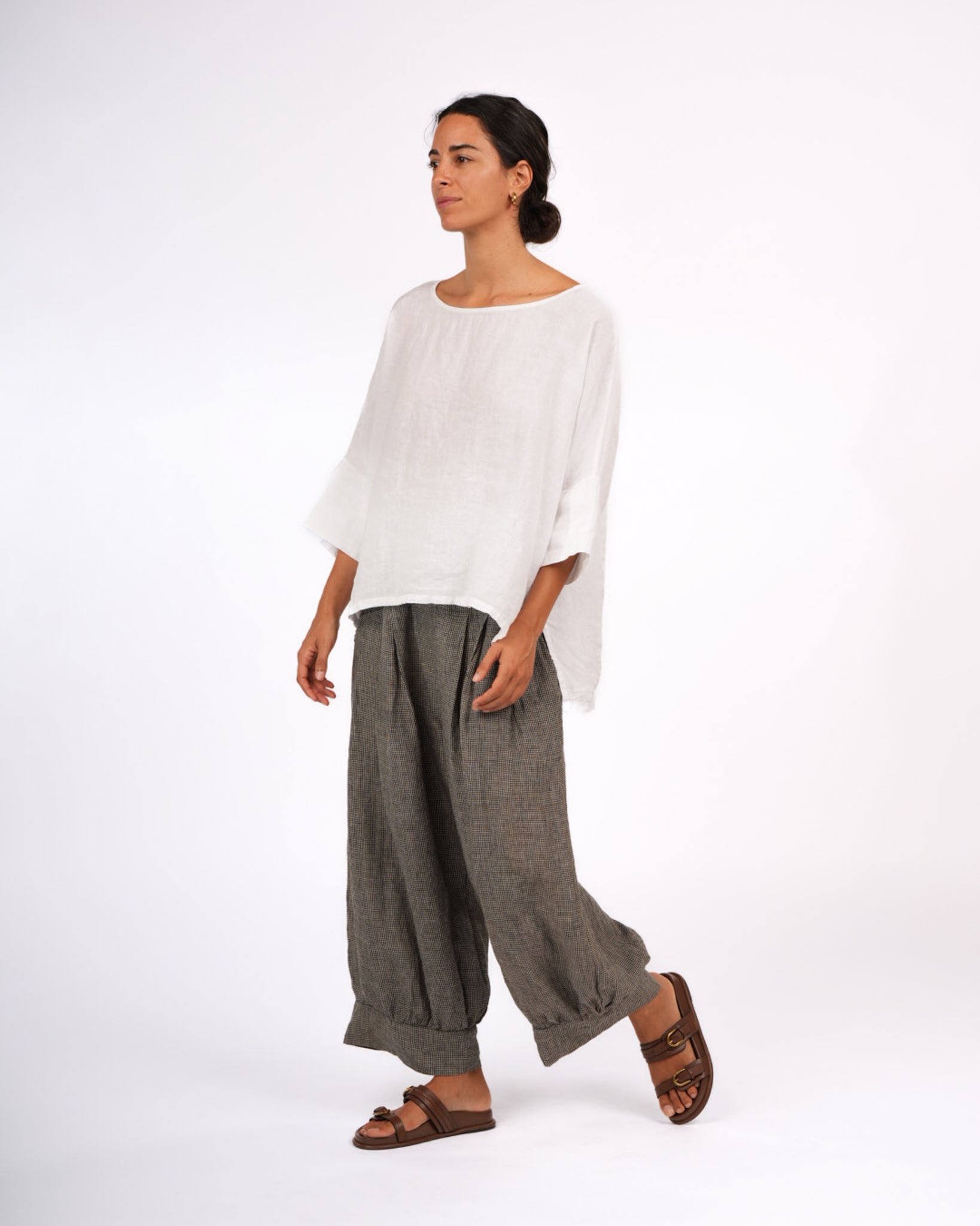 Montaigne Desi Pants In Houndstooth French Linen Black2