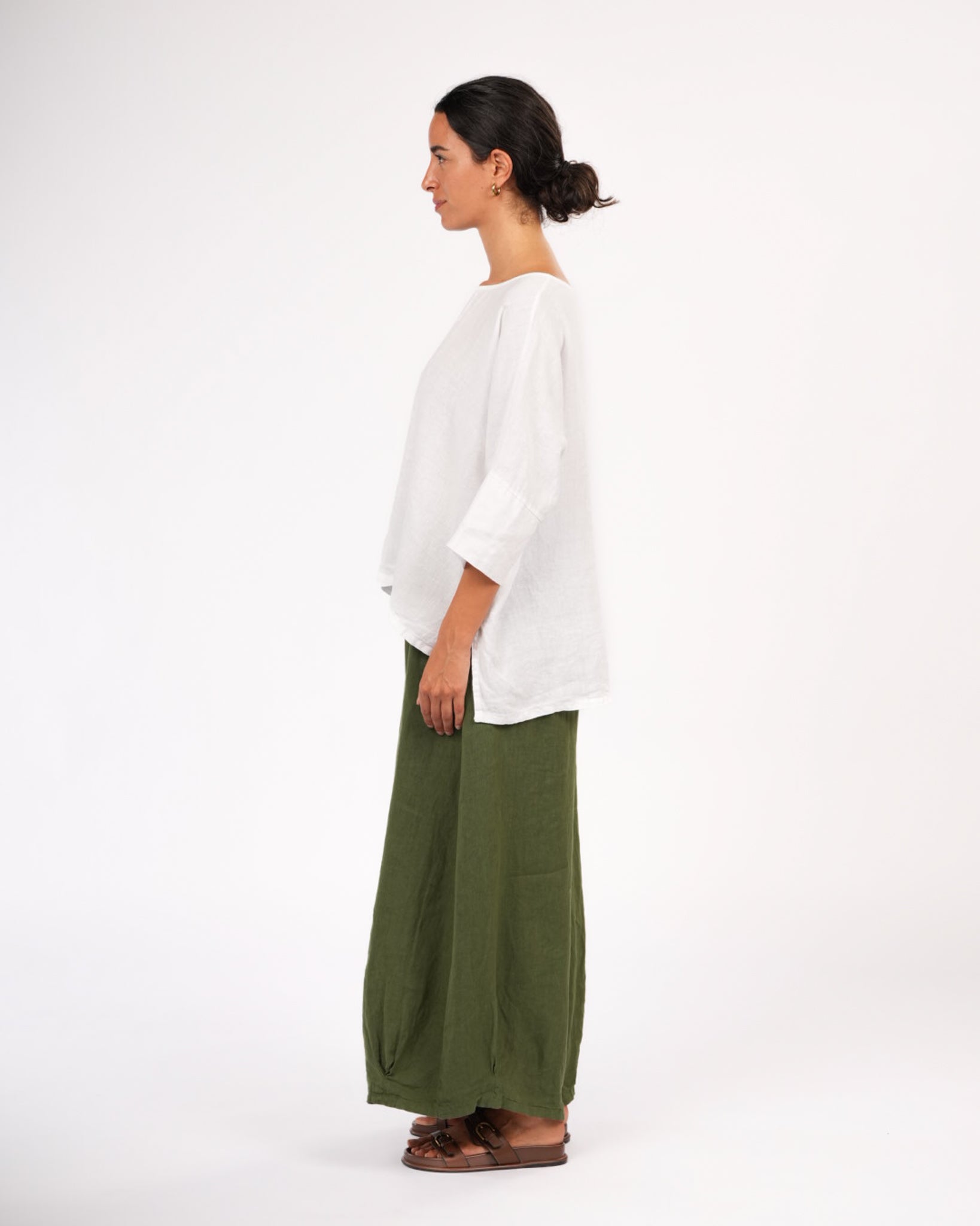 Montaigne Eadie Linen Pant With Gathering Detail Forest Green2