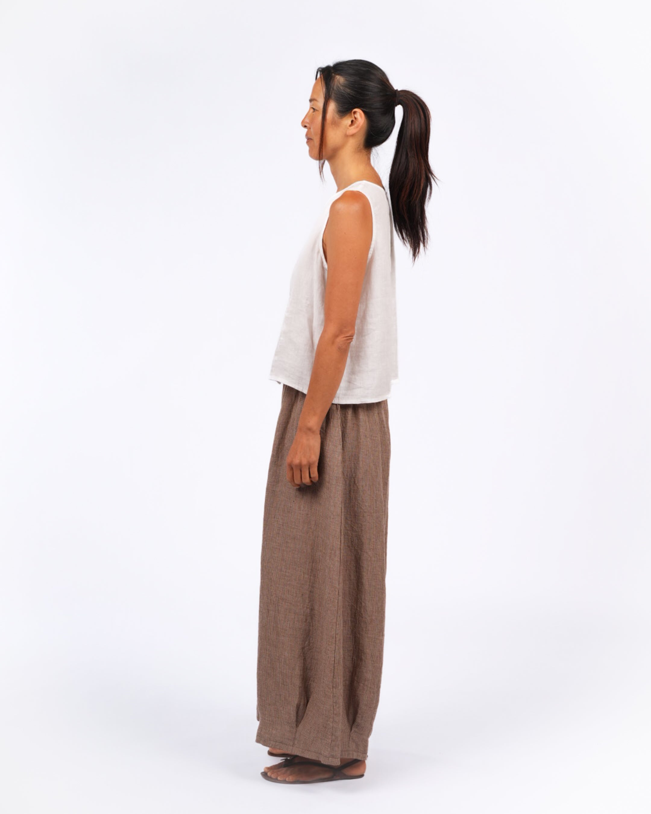 Montaigne Eadie Linen Pants in Fine Houndstooth Brown1