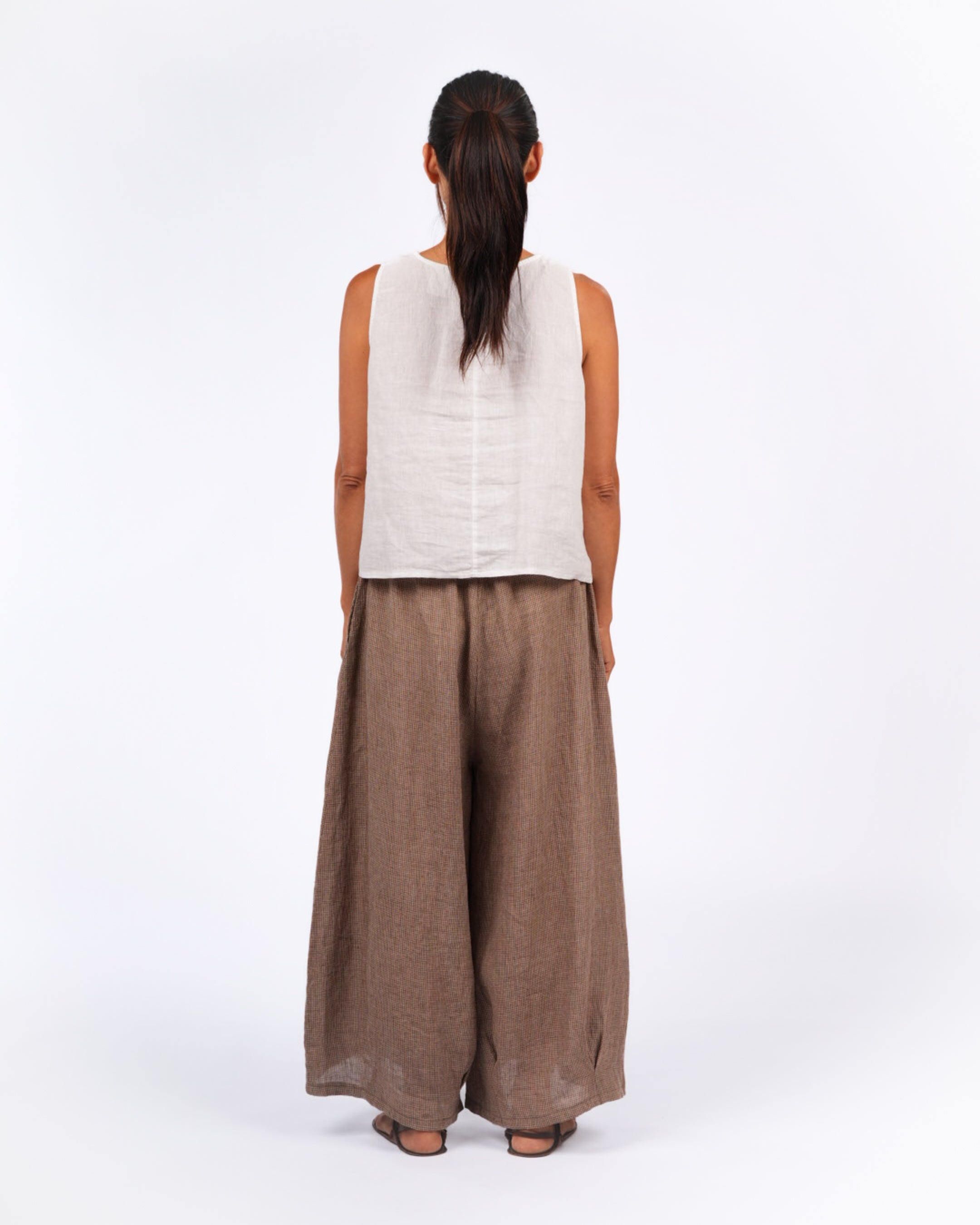 Montaigne Eadie Linen Pants in Fine Houndstooth Brown3