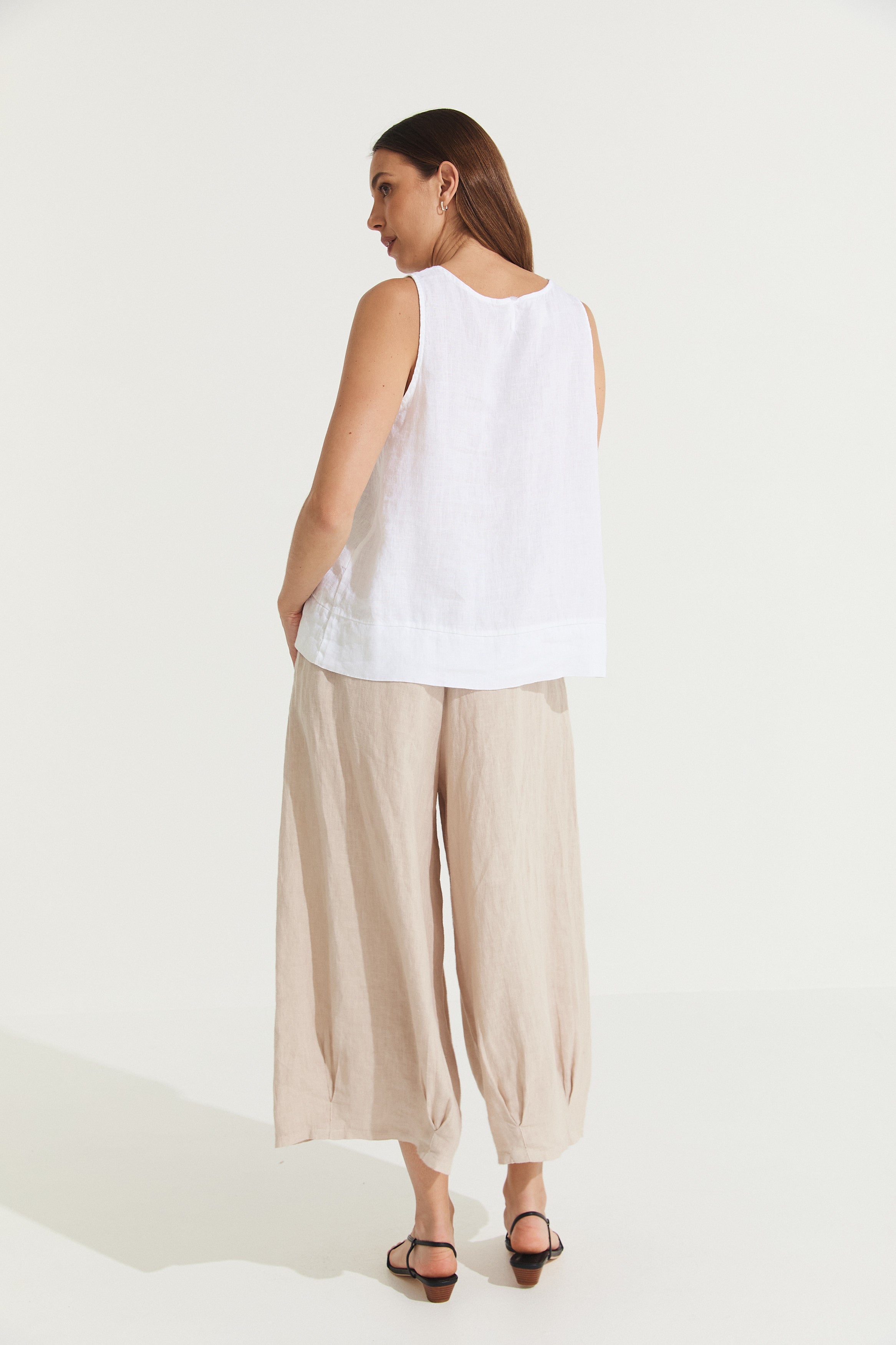 Montaigne Ebonie Linen Singlet Top White3
