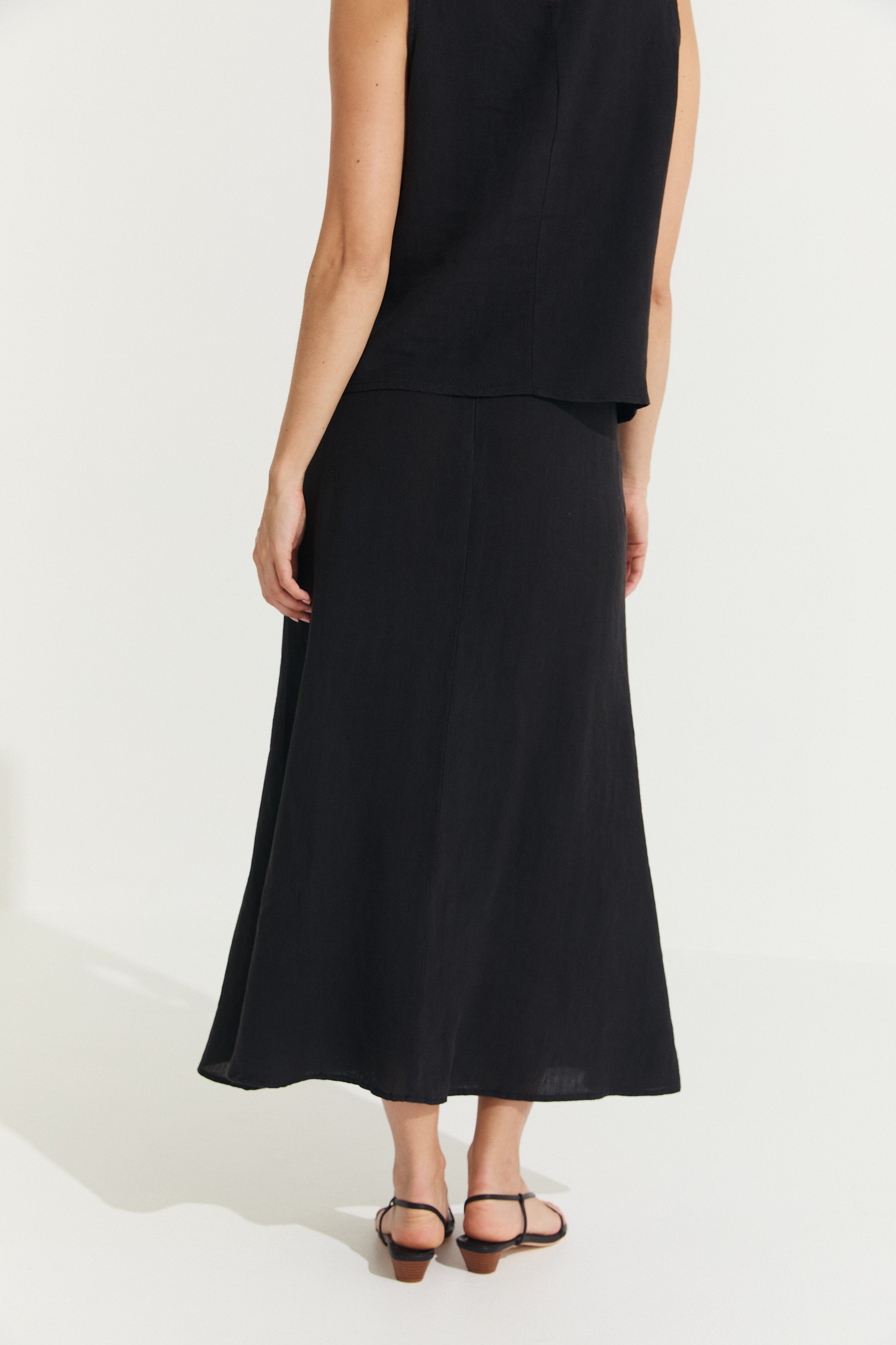 Montaigne Francie Full-Length Linen Maxi Skirt Black3