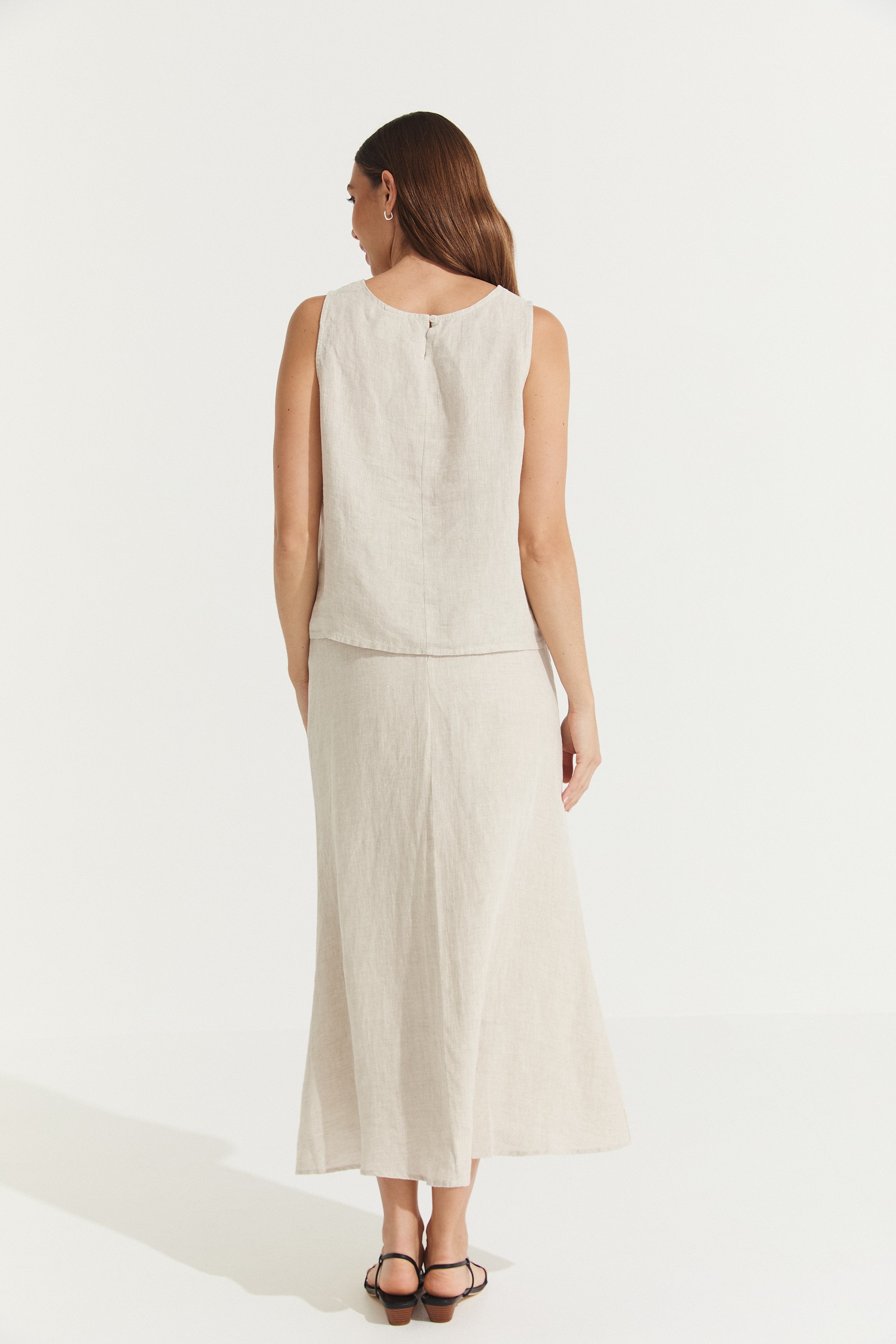 Montaigne Francie Full-Length Linen Maxi Skirt Natural2