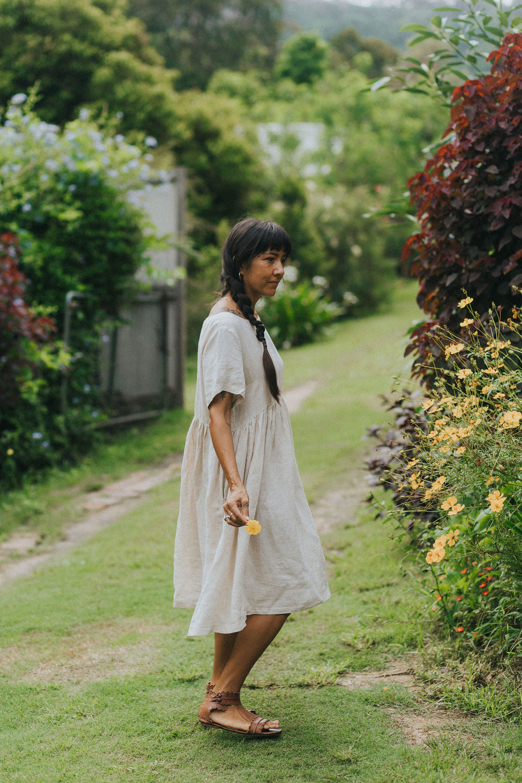 Juni French Linen Summer Staple Dress in Houndstooth Montaigne Paris Juni French Linen Summer Staple Dress in Houndstooth Montaigne Paris