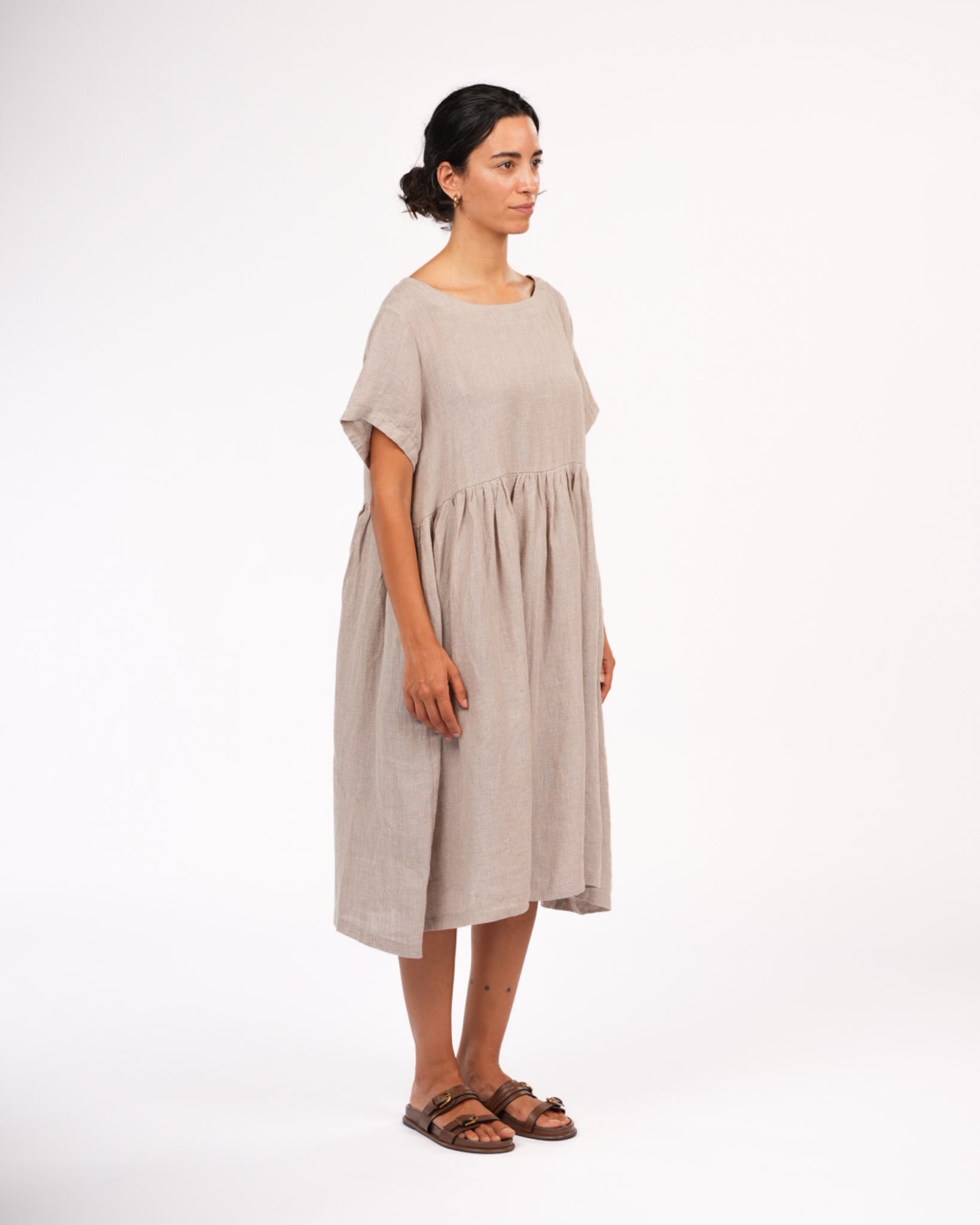 Montaigne Juni French Linen Summer Staple Dress in Houndstooth Natural4