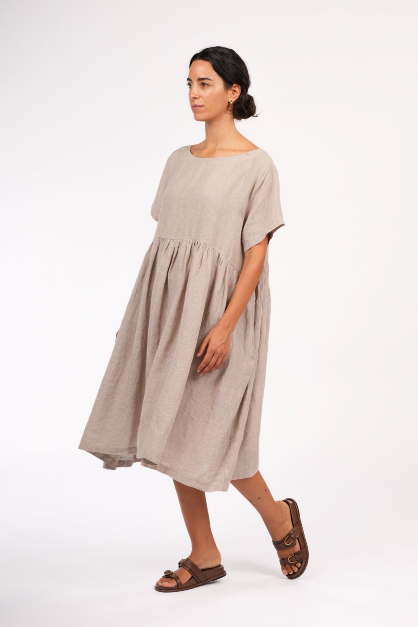Montaigne Juni French Linen Summer Staple Dress in Houndstooth2
