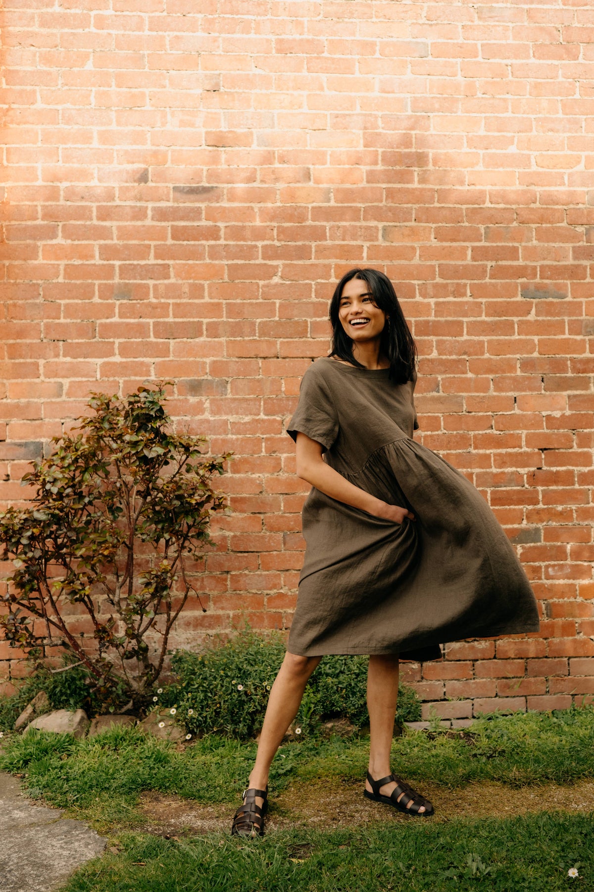 Montaigne Juni French Linen Summer Staple Dress Khaki9