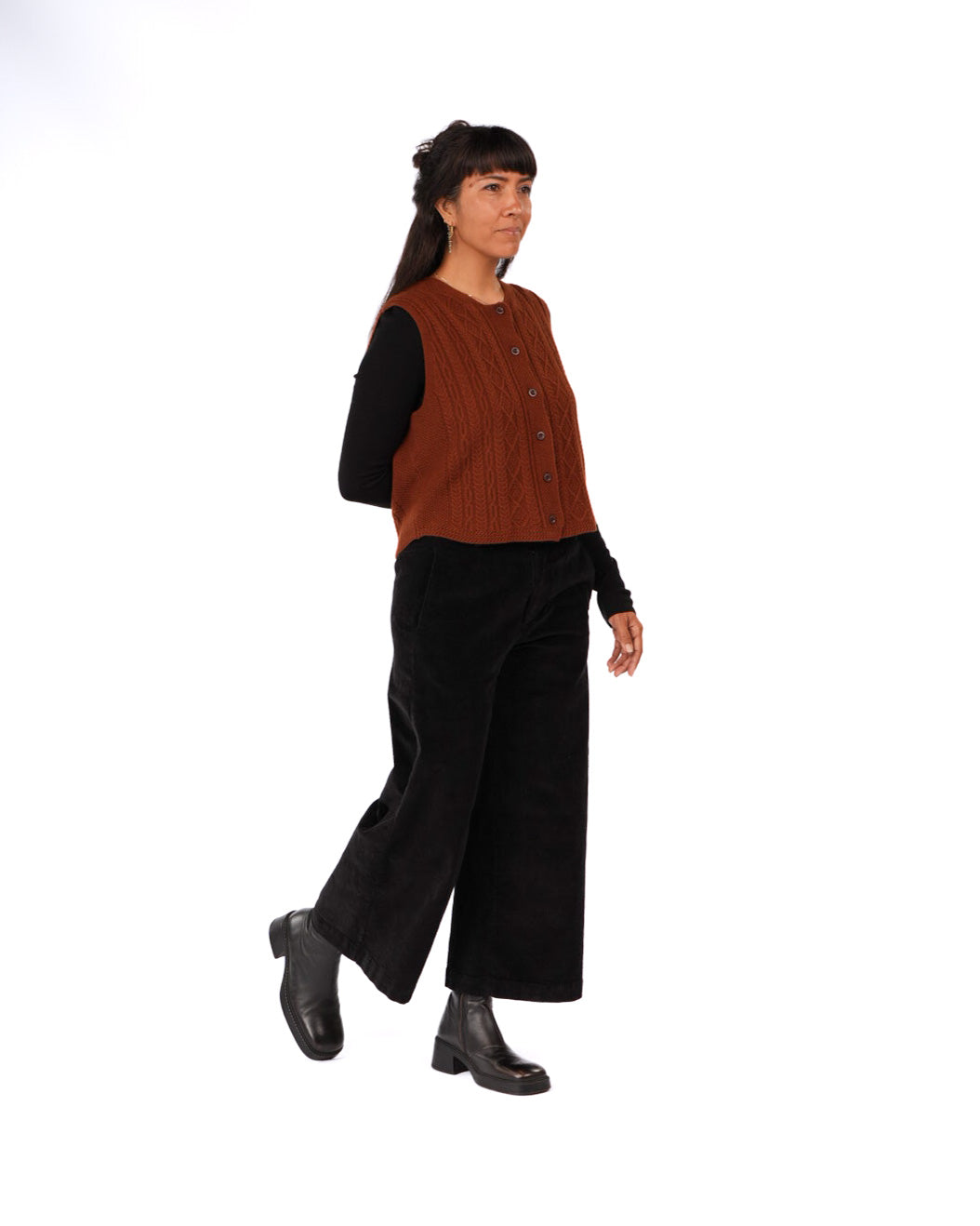 Montaigne Luella 100% New Zealand Lambswool Vest Chestnut1