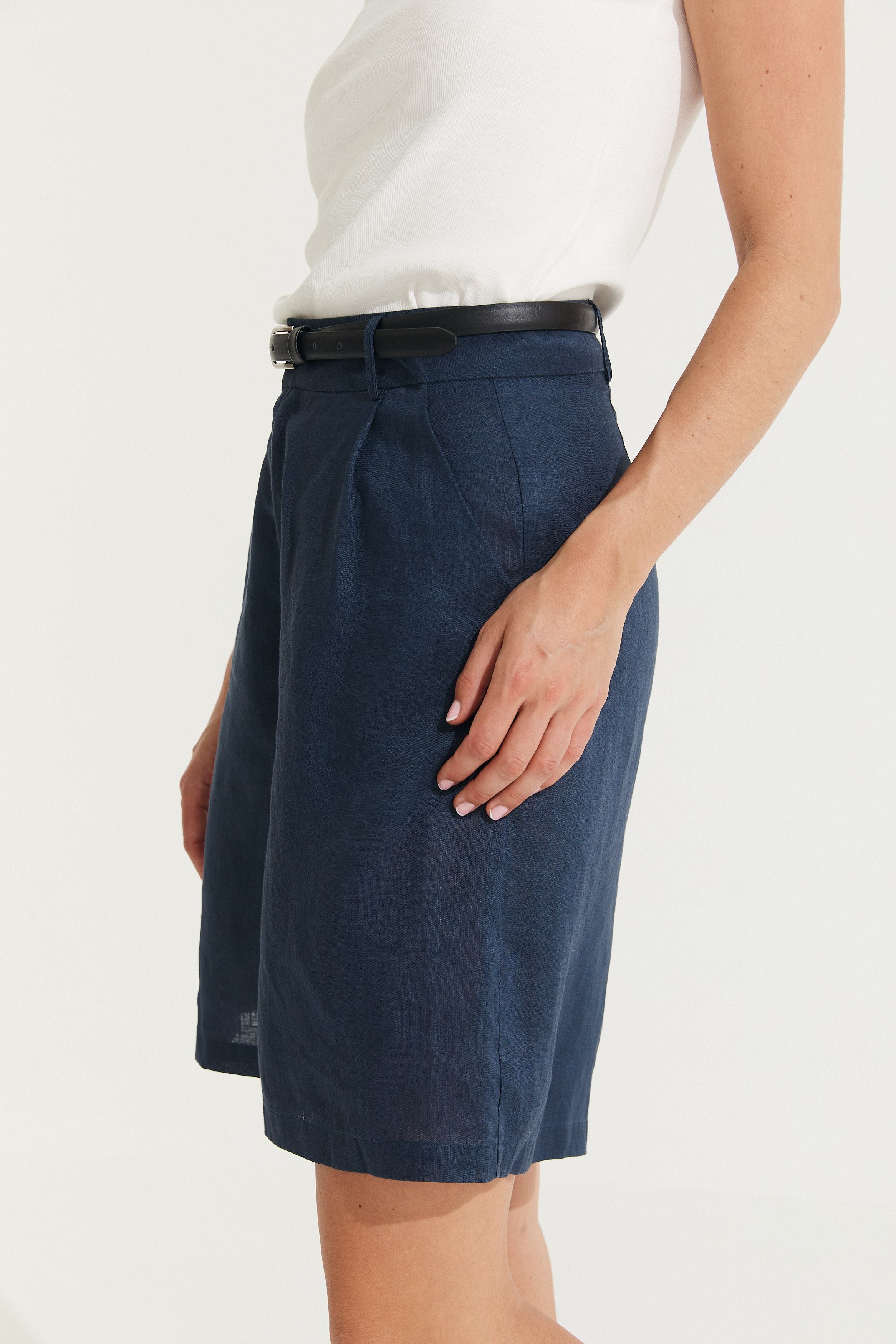 Montaigne Marina Linen Bermuda Short Navy