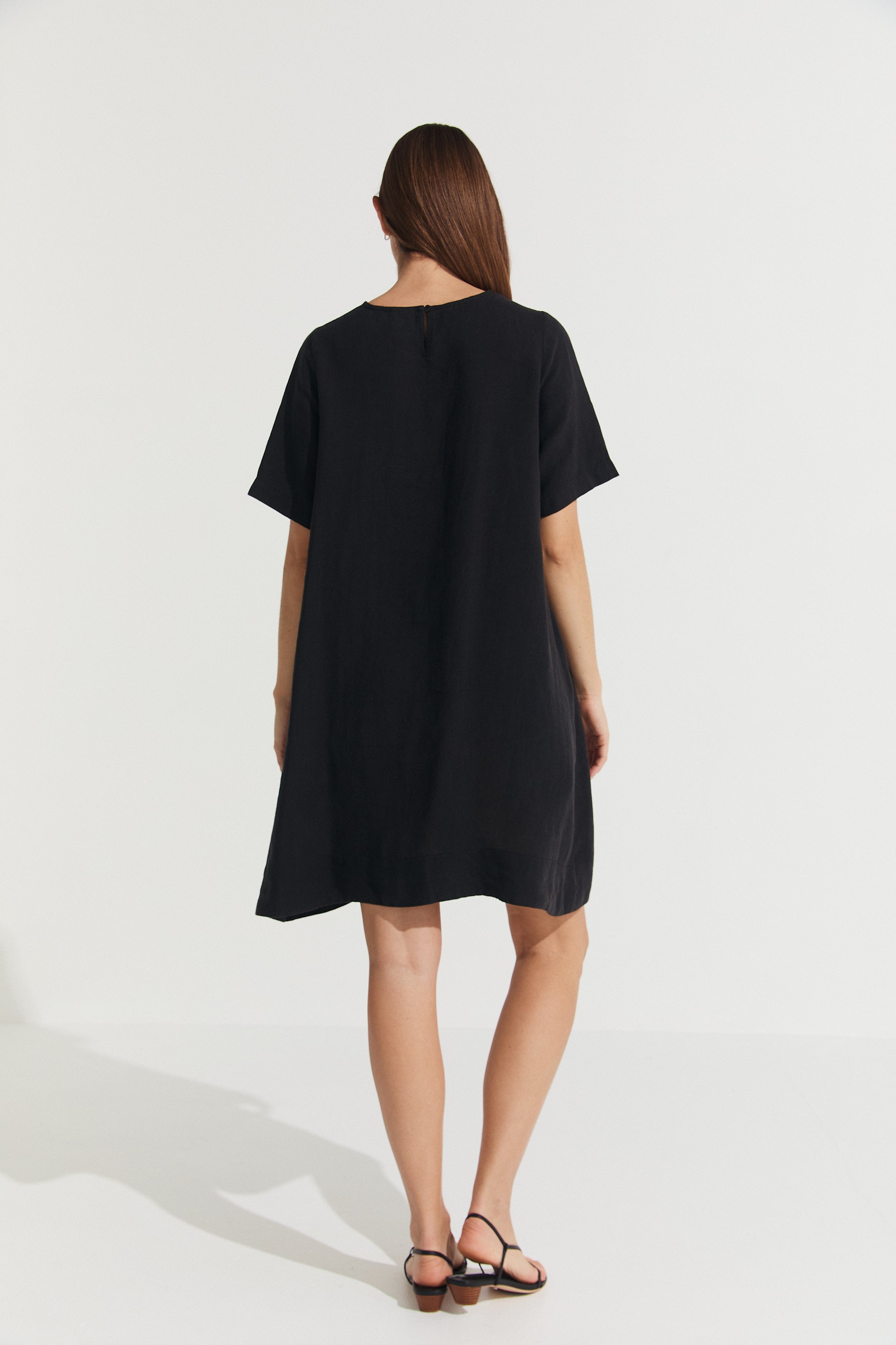 Montaigne Nathalie Linen Shift T-Shirt Dress Black3