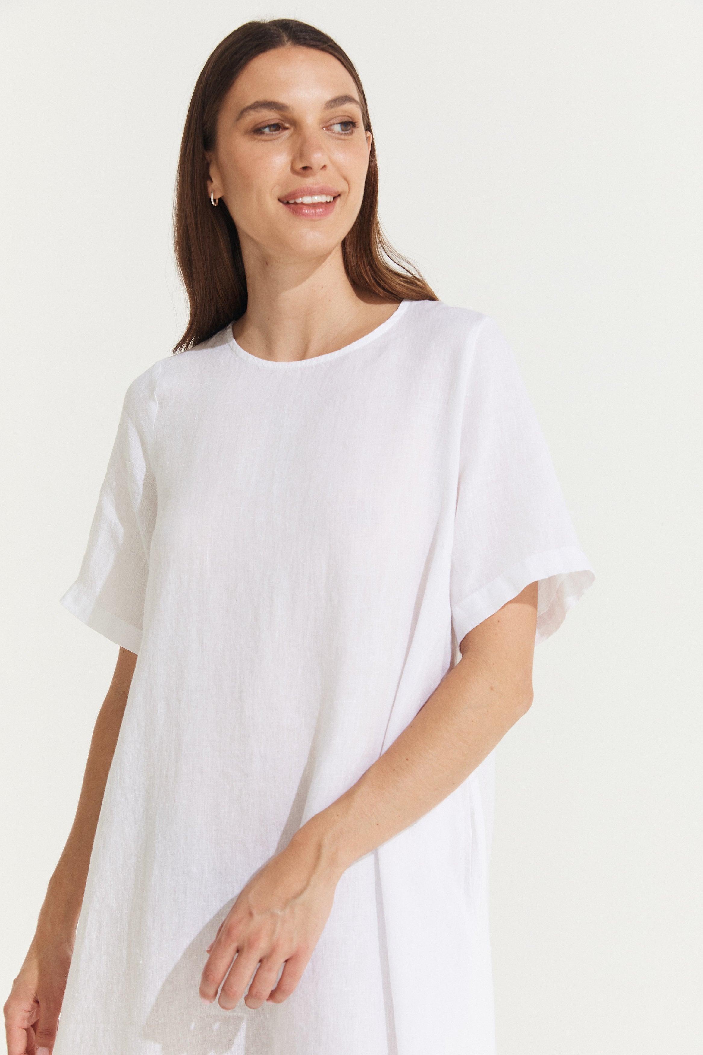 Montaigne Nathalie Linen Shift T-Shirt Dress White2