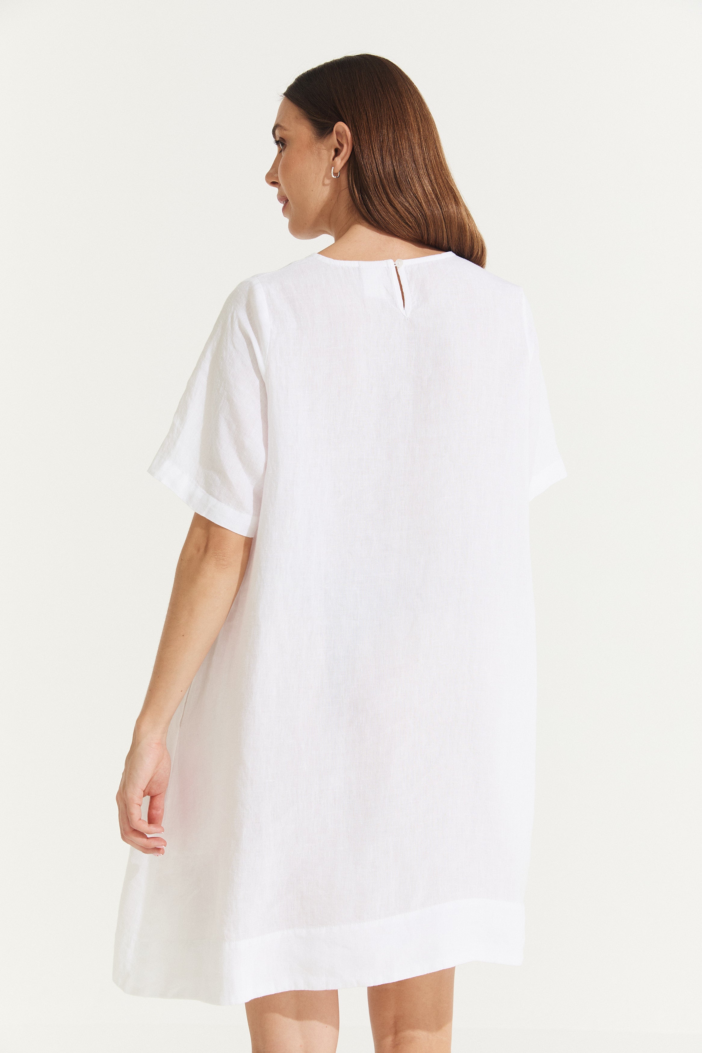 Montaigne Nathalie Linen Shift T-Shirt Dress White3
