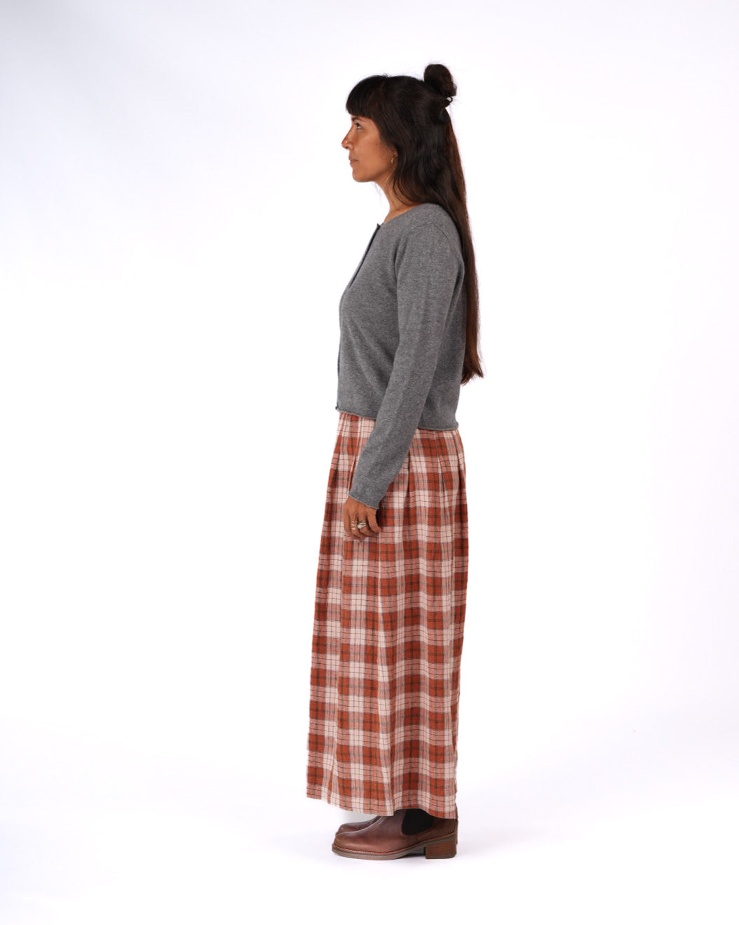 Montaigne NZ Lambswool Cropped Cardigan Grey2