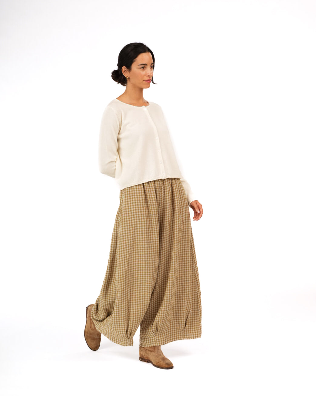 Montaigne NZ Lambswool Cropped Cardigan Milk4