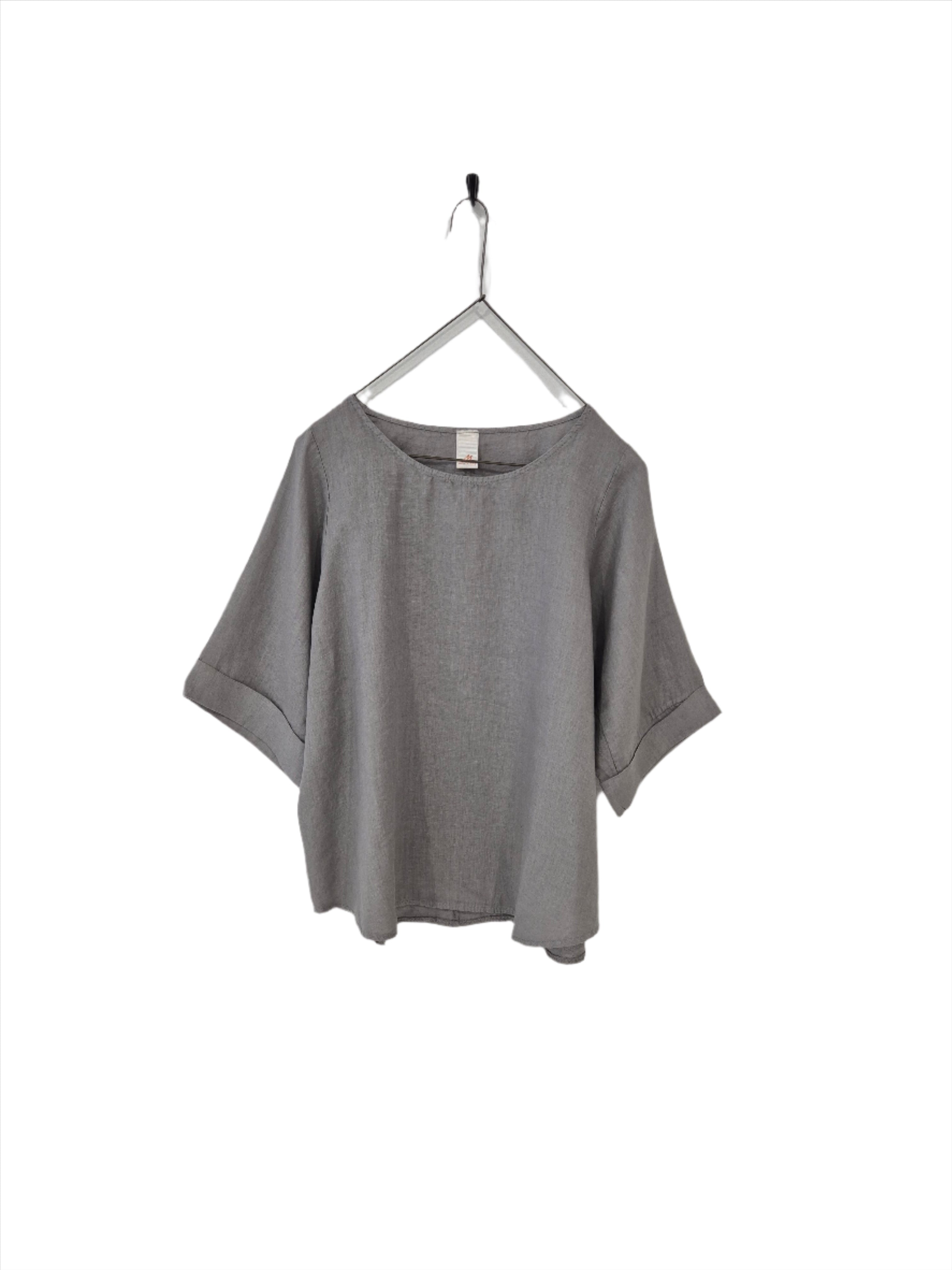 Montaigne Sérénité Curved Hemline Linen Top Charcoal