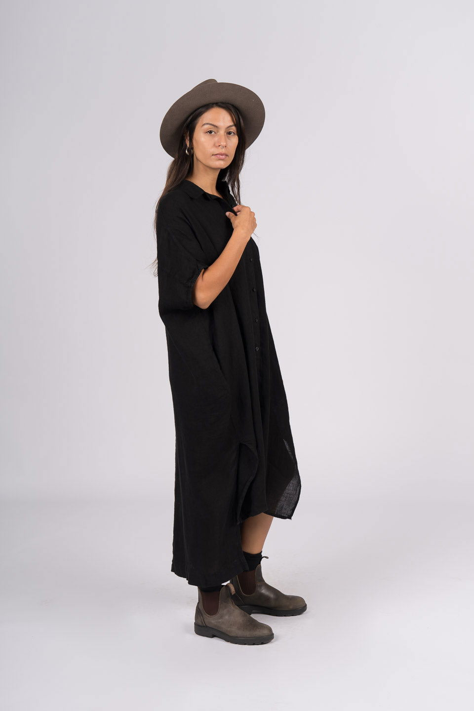 Montaigne Simone Short Sleeve Linen Dress Black2