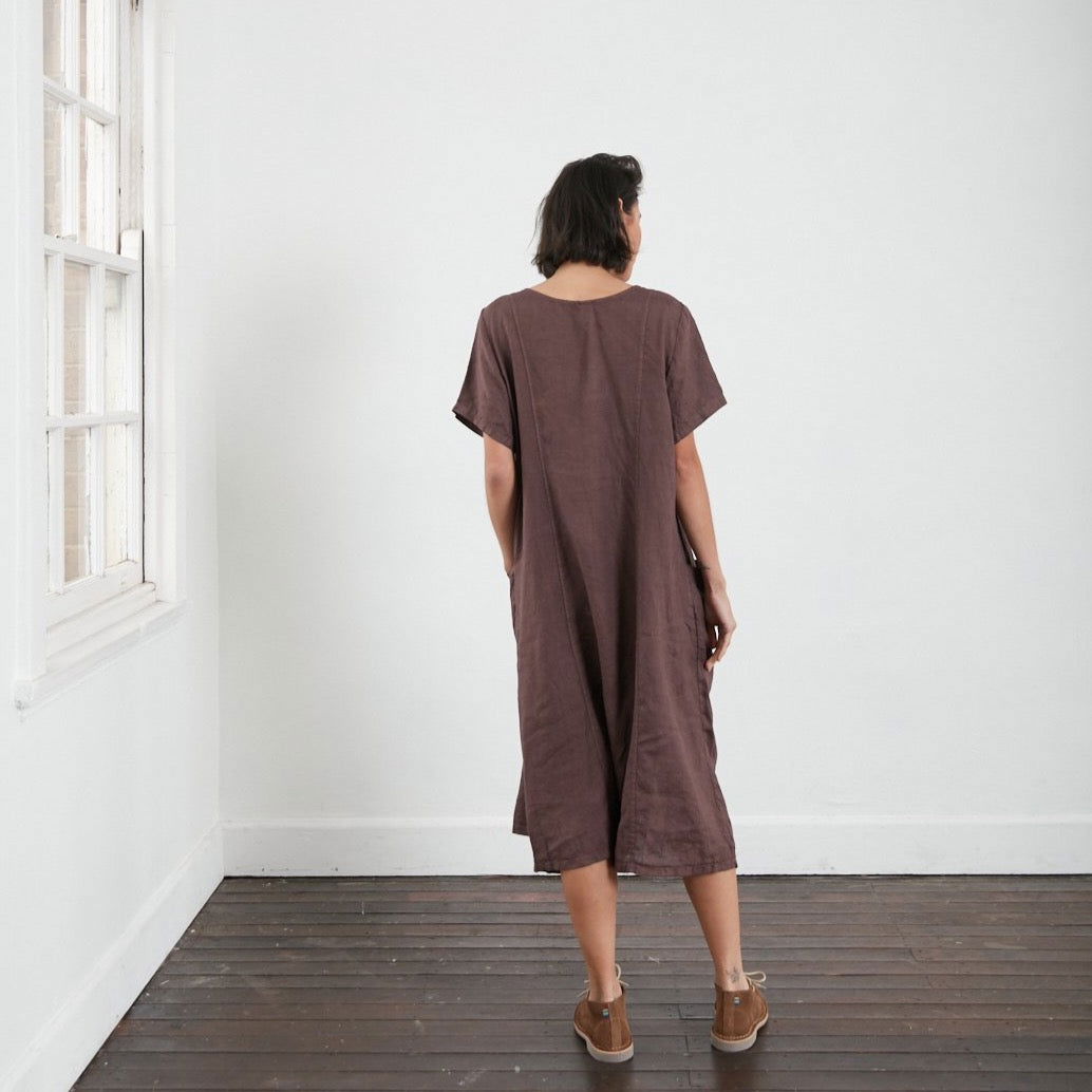 Montaigne Zuri Linen Pocket Dress rum raisin2