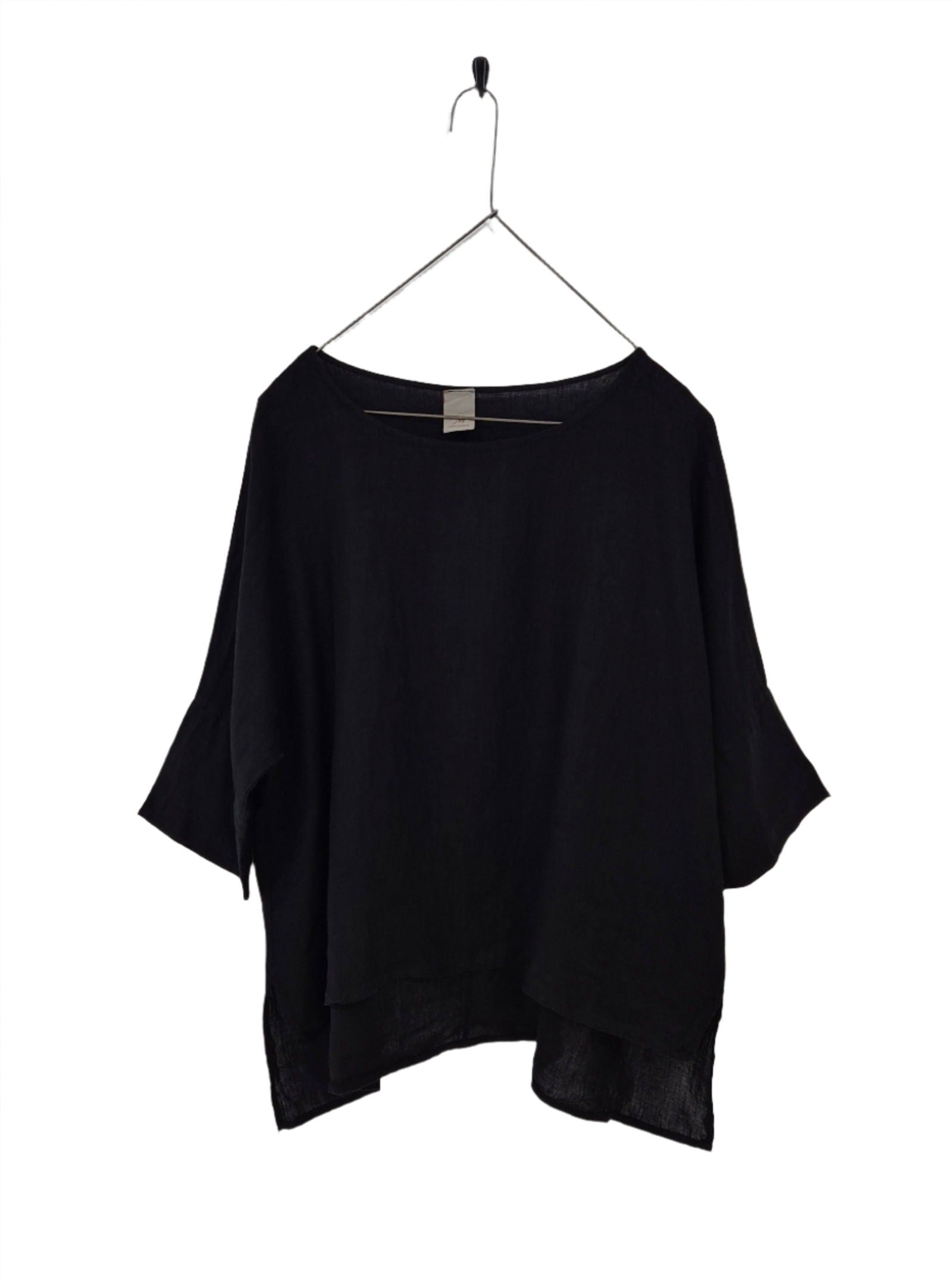 Montaigne Artiste Hi-Lo Linen Top Black