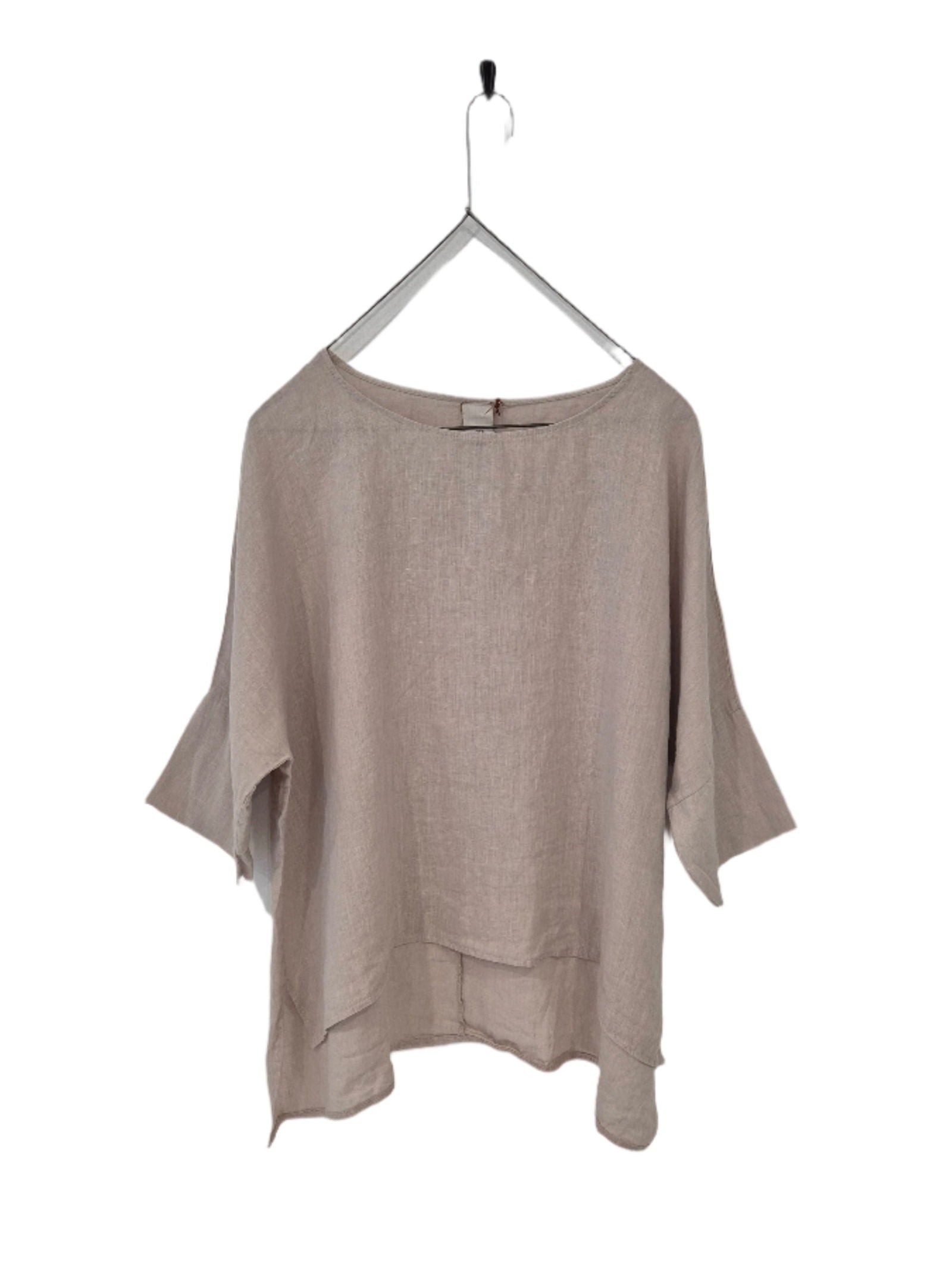 Montaigne Artiste Hi-Lo Linen Top Natural