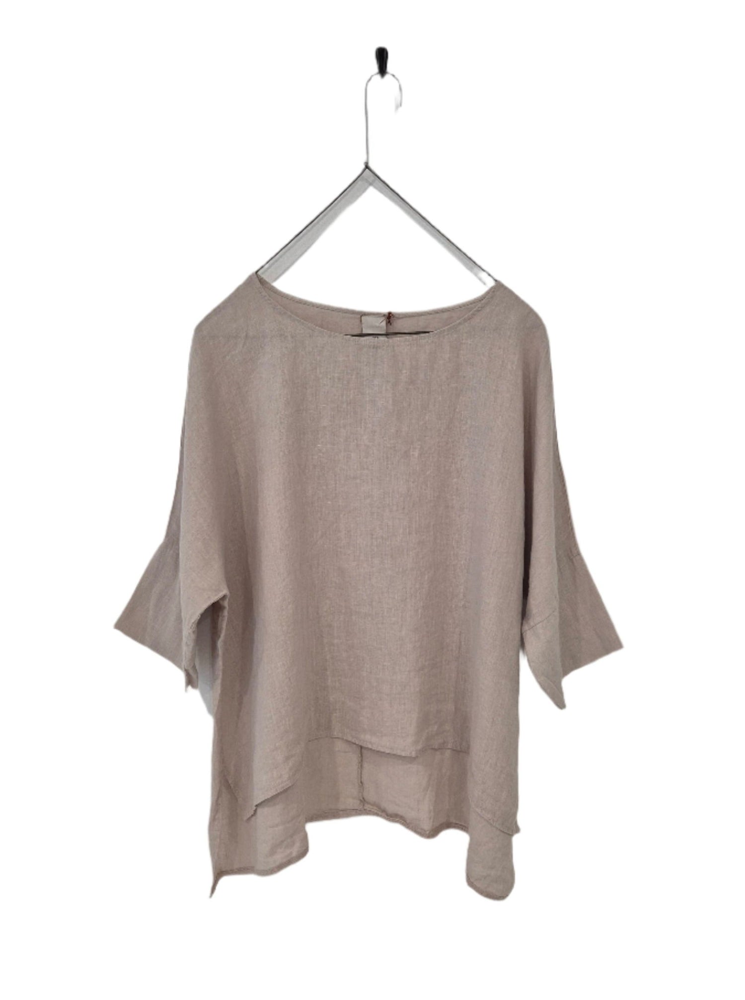 Montaigne Artiste Hi-Lo Linen Top Natural