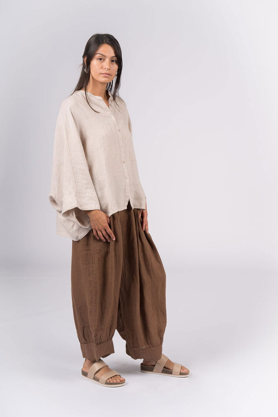 Montaigne Desi Linen Pants with Back Pockets (2 sizes) Tobacco4