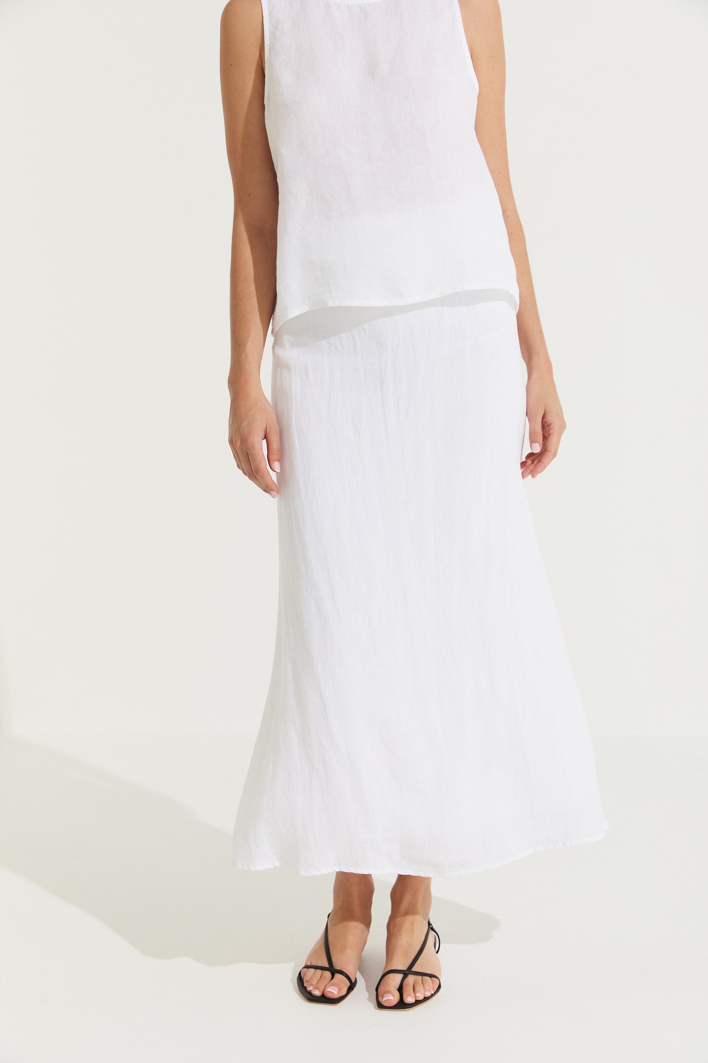 Montaigne Francie Full-Length Linen Maxi Skirt White3