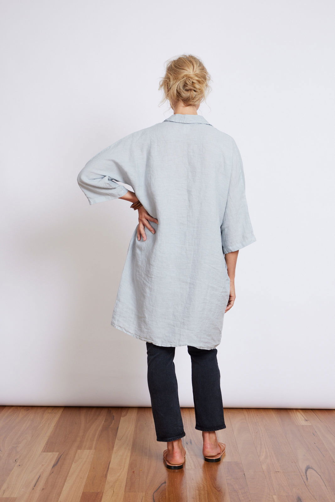 Montaigne Isabelle Linen Collared Shirt with Side Pockets Silver1