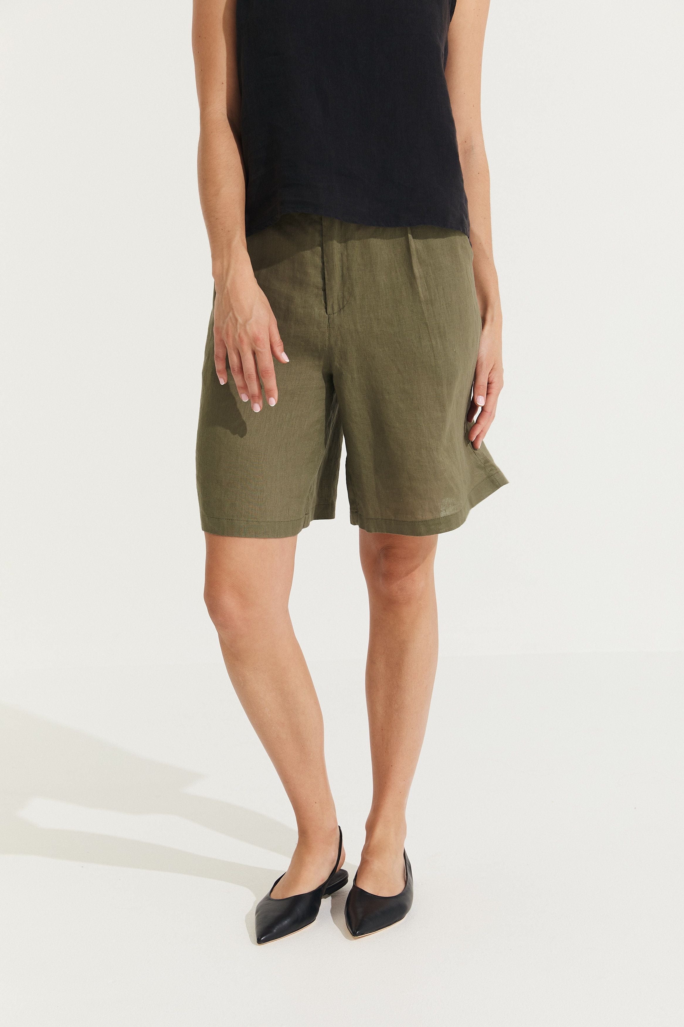 Montaigne Marina Linen Bermuda Short Khaki1