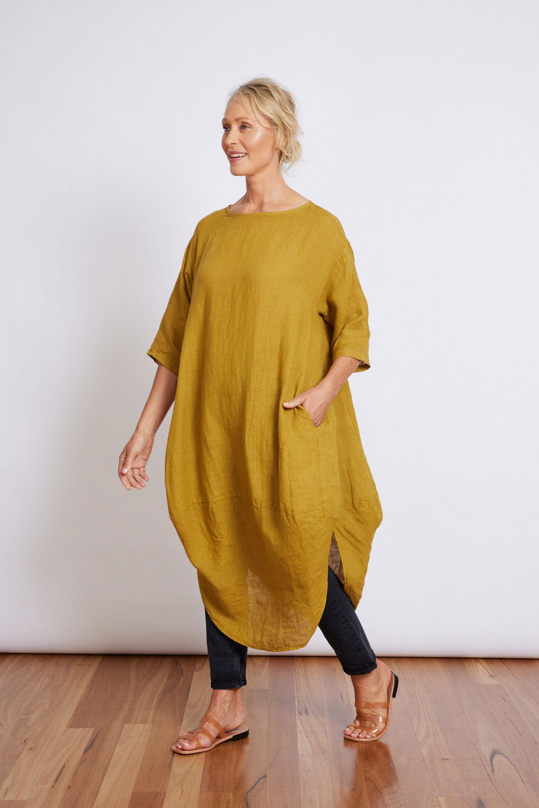 Montaigne Scallop Casual Linen Dress Senape2