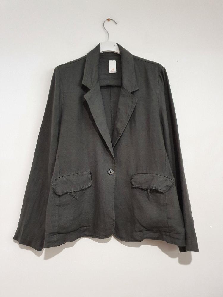 Saint-Cloud Relaxed Fit Linen Blazer with Raw Seams