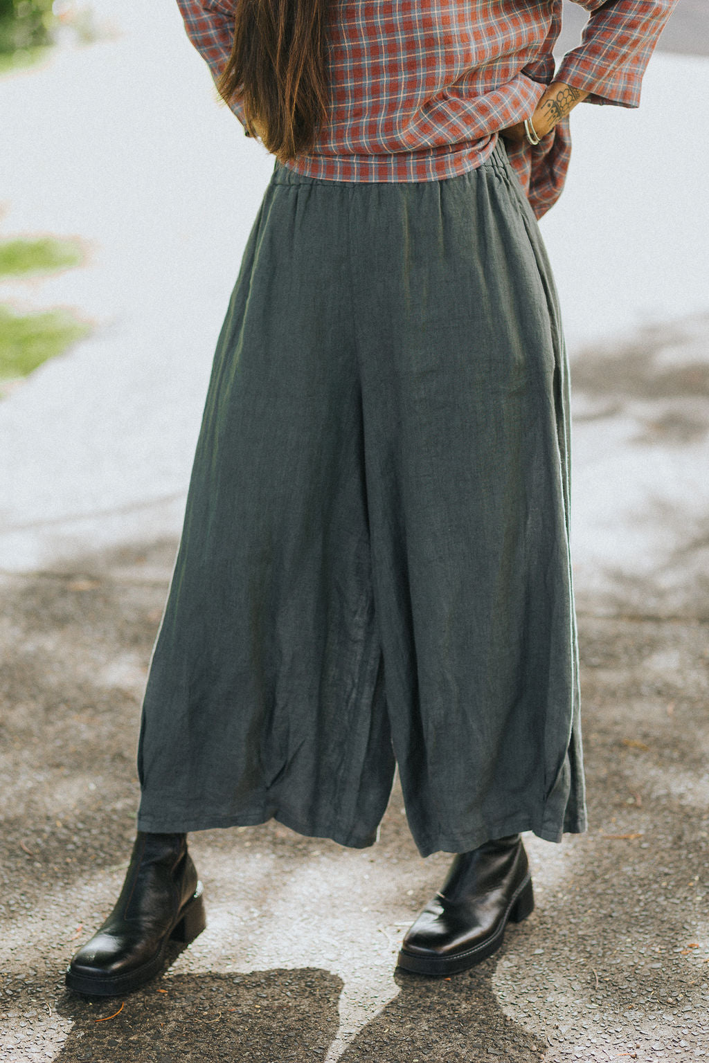 Eadie Linen Pant with Gathering Detail