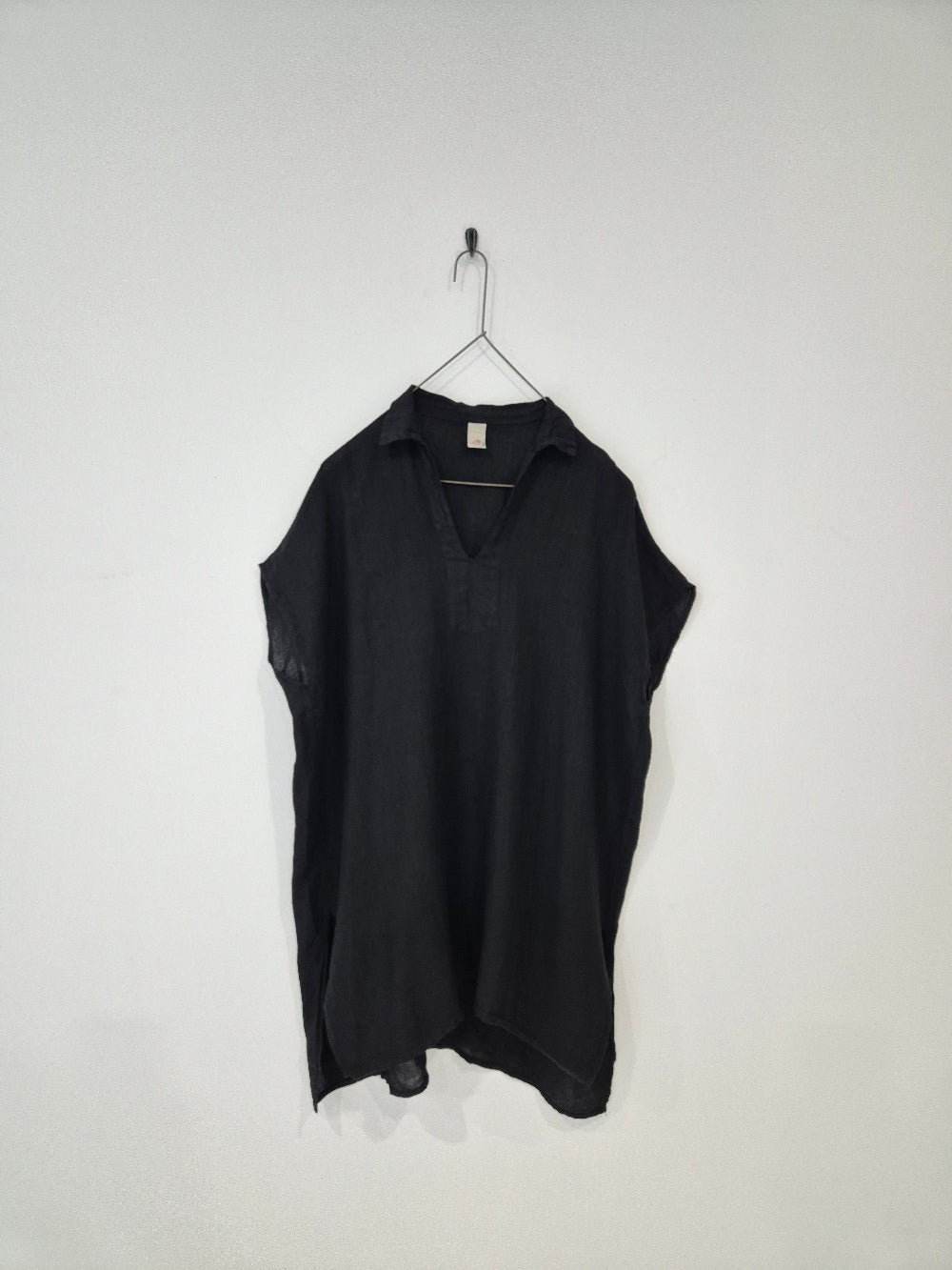 Montaigne Adrienne Linen Collared Shirt Black
