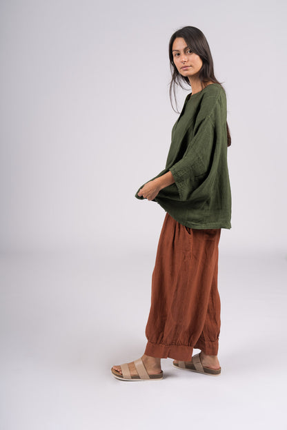 Montaigne Agathe Short Sleeve Linen Top Forest Green1