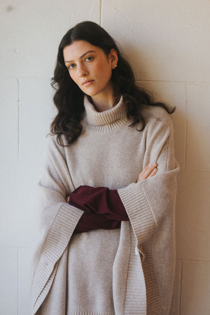Montaigne Agnès 100% New Zealand Lambswool Poncho Light Oat3