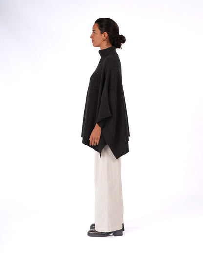 Montaigne Agnès 100% New Zealand Lambswool Poncho Charcoal2
