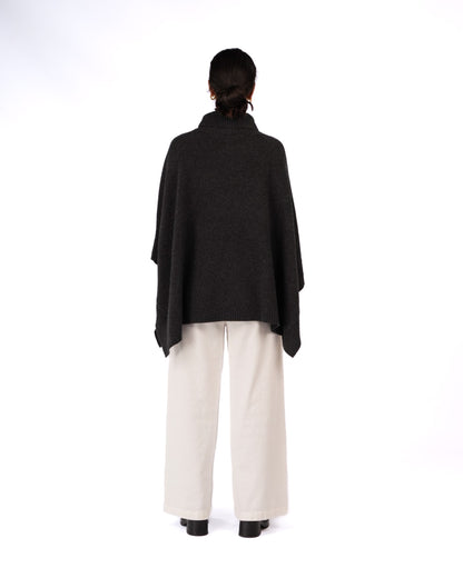 Montaigne Agnès 100% New Zealand Lambswool Poncho Charcoal3