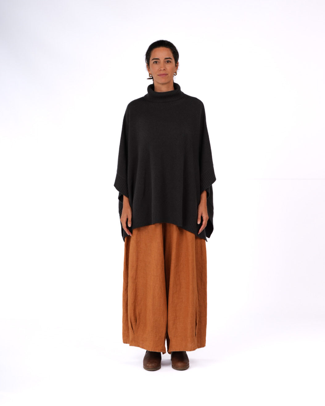 Montaigne Agnès 100% New Zealand Lambswool Poncho Deep Indigo