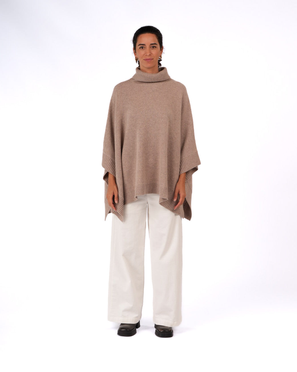 Montaigne Agnès 100% New Zealand Lambswool Poncho Oatmeal