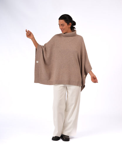 Montaigne Agnès 100% New Zealand Lambswool Poncho Oatmeal1