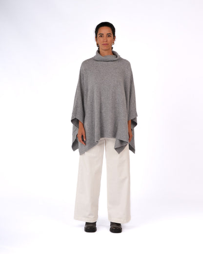 Montaigne Agnès 100% New Zealand Lambswool Poncho Soft Grey