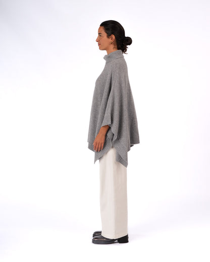 Montaigne Agnès 100% New Zealand Lambswool Poncho Soft Grey1