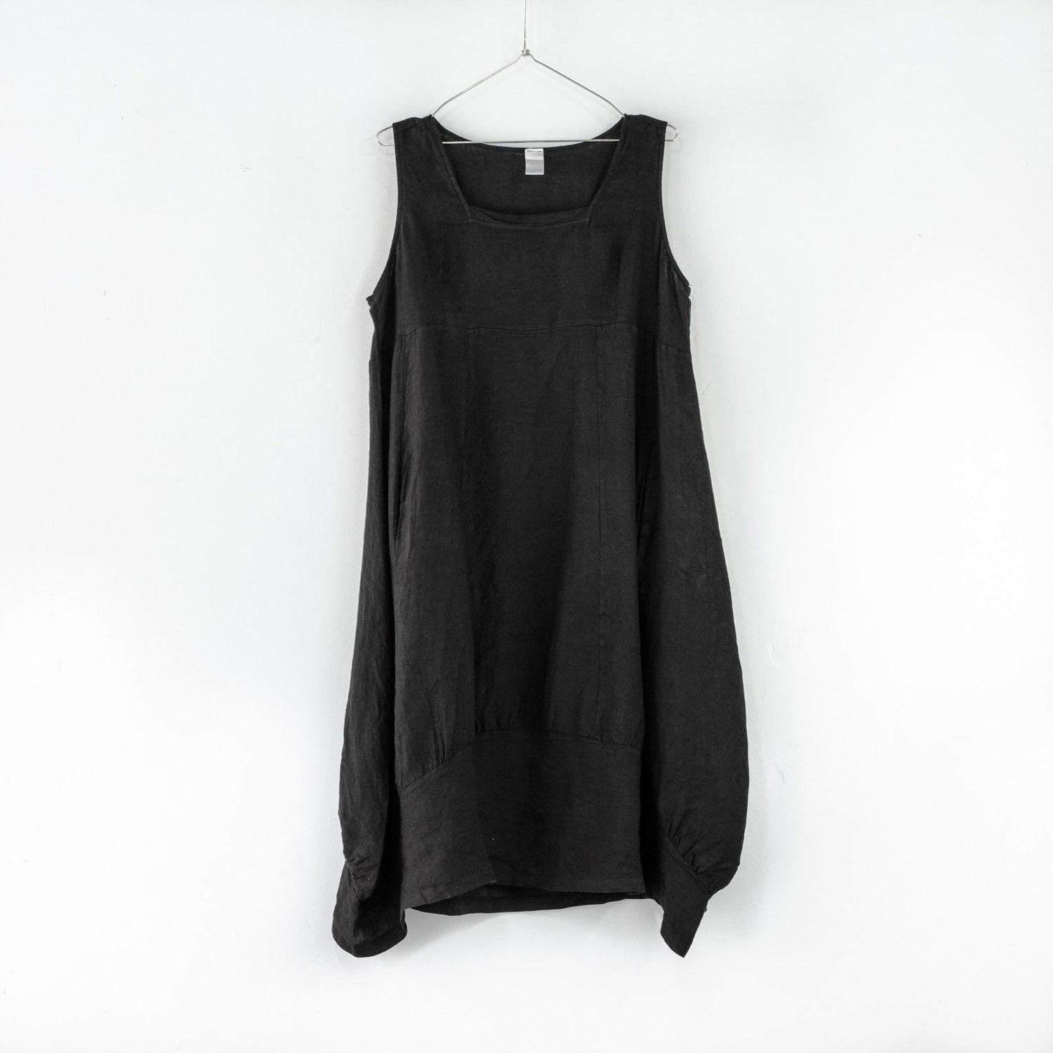 Montaigne Anaïs Linen Pinafore Dress Black