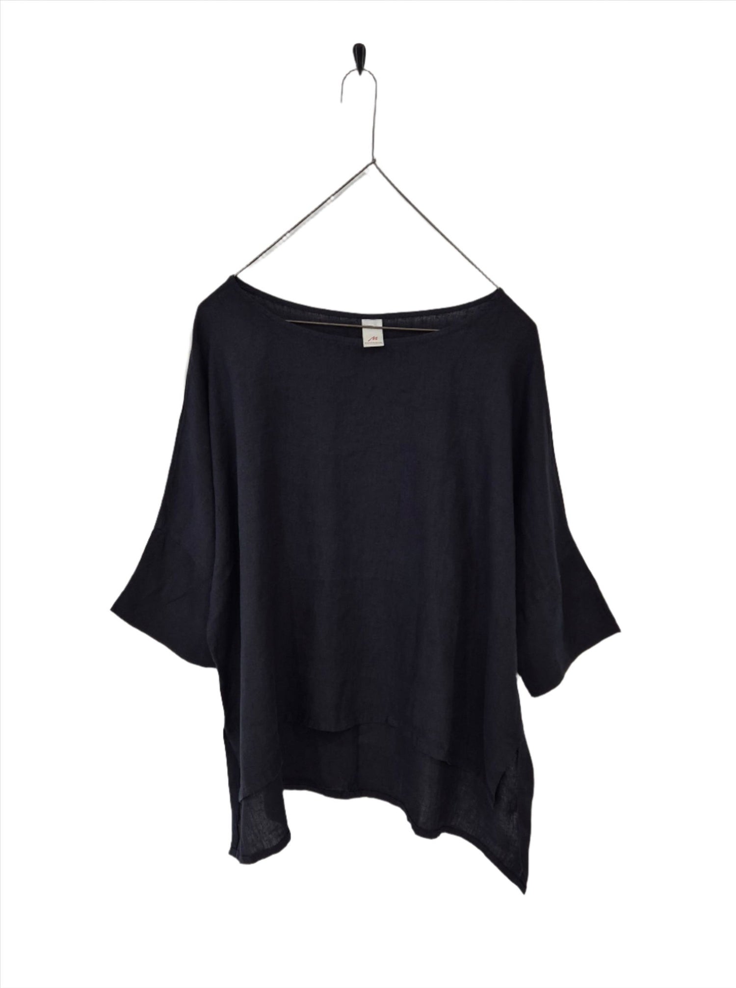 Montaigne Artiste Hi-Lo Linen Top Navy